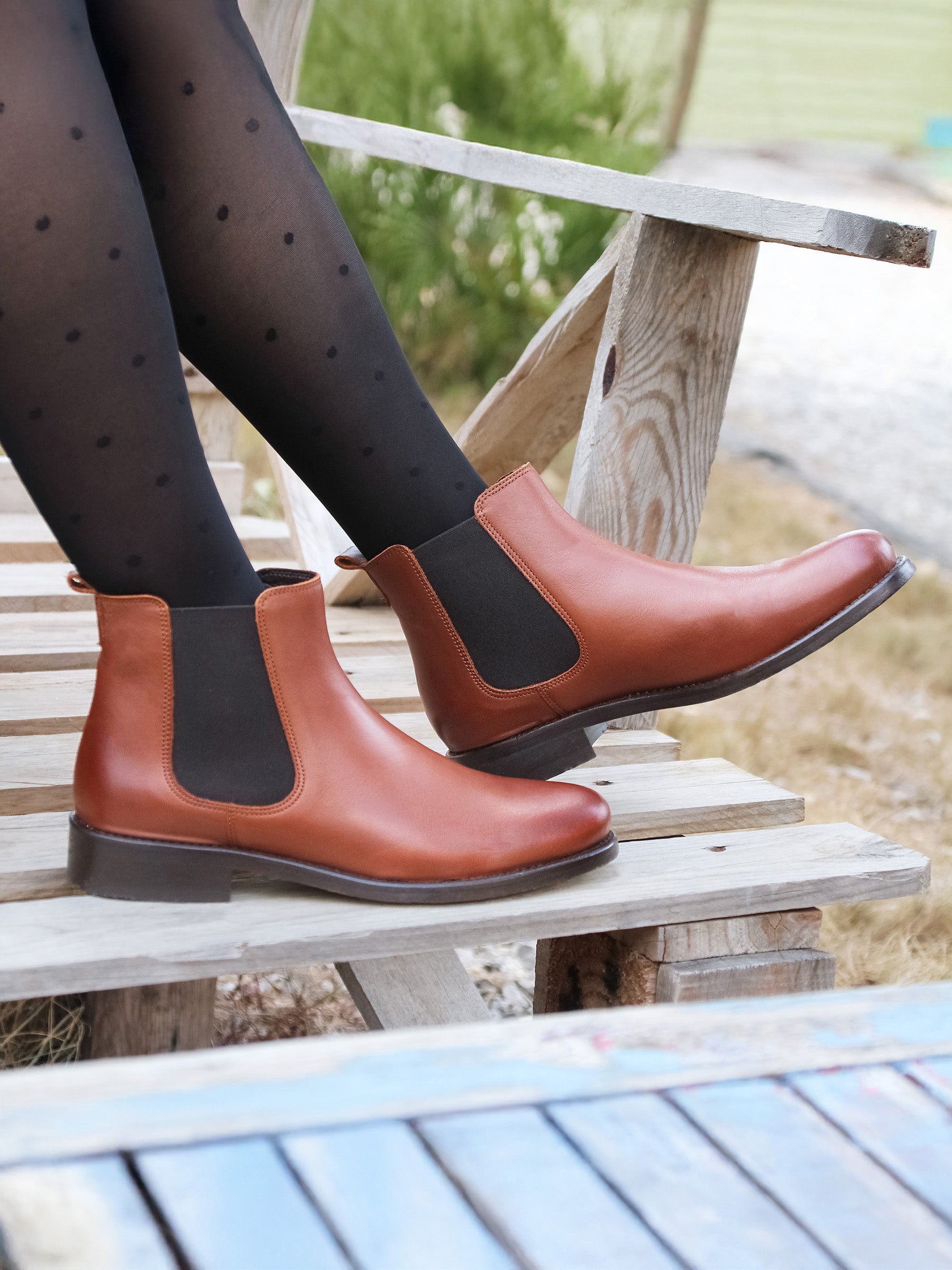 vue portée bottines chelsea cuir camel jules & jenn