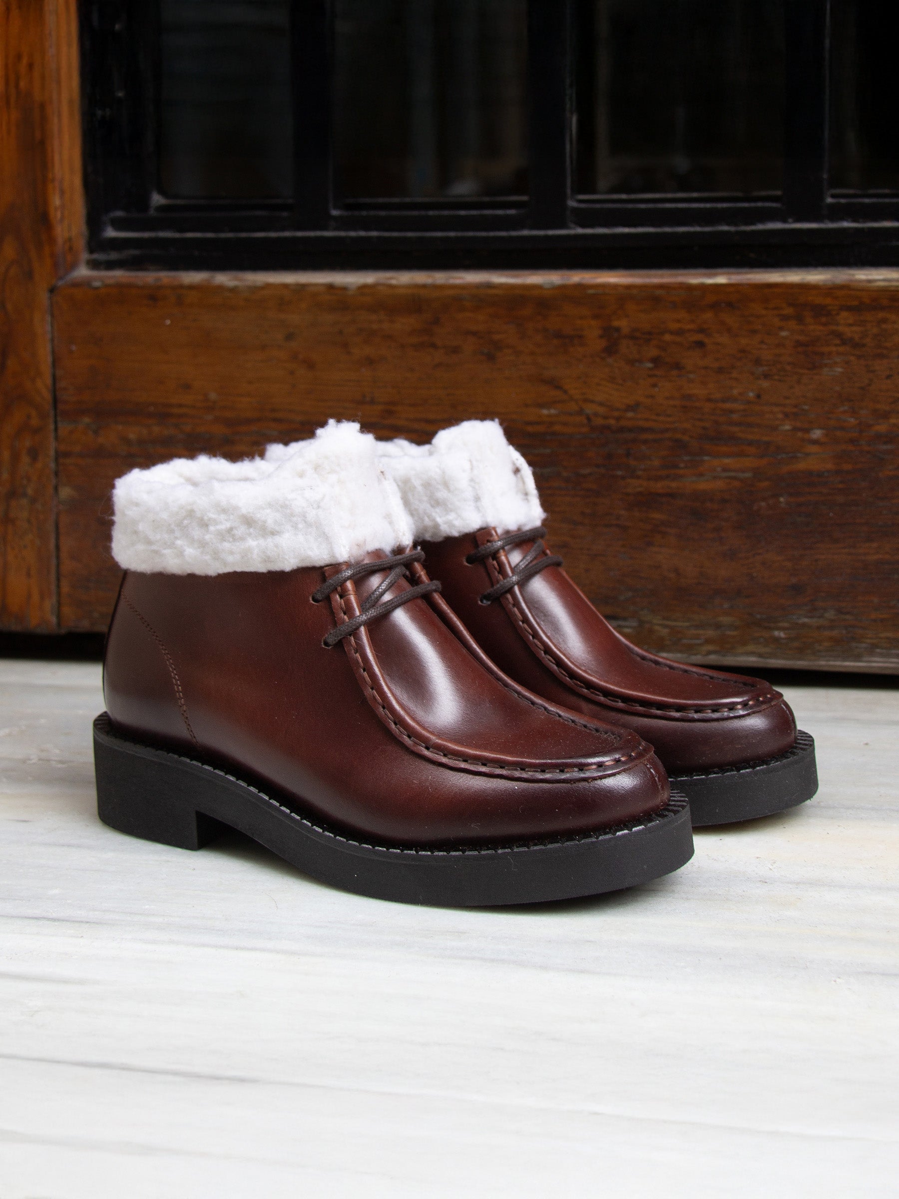 vue posée bottines fourrees basses cuir marron jules & jenn