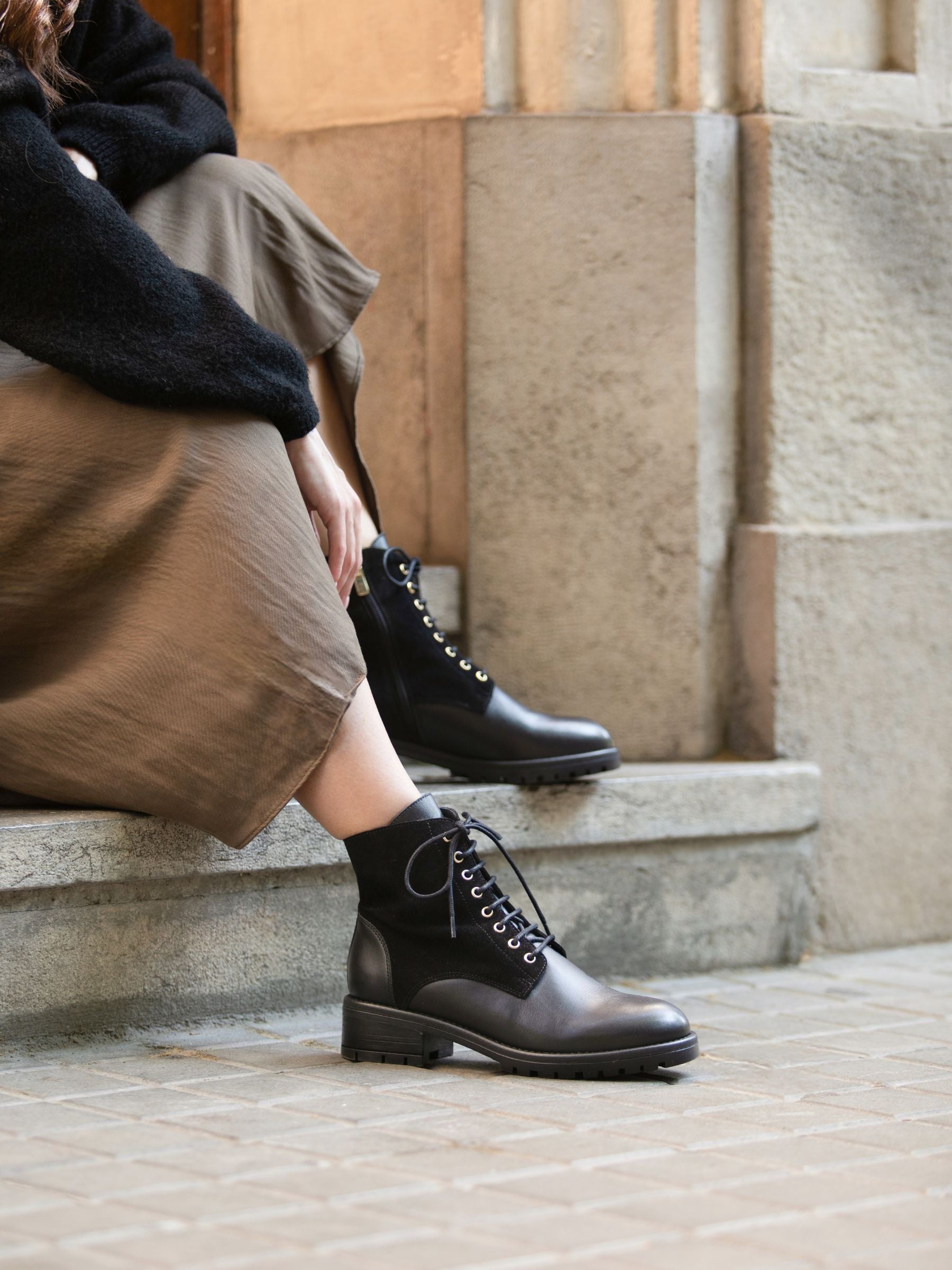 vue portée bottines à lacet cuir noir jules&jenn