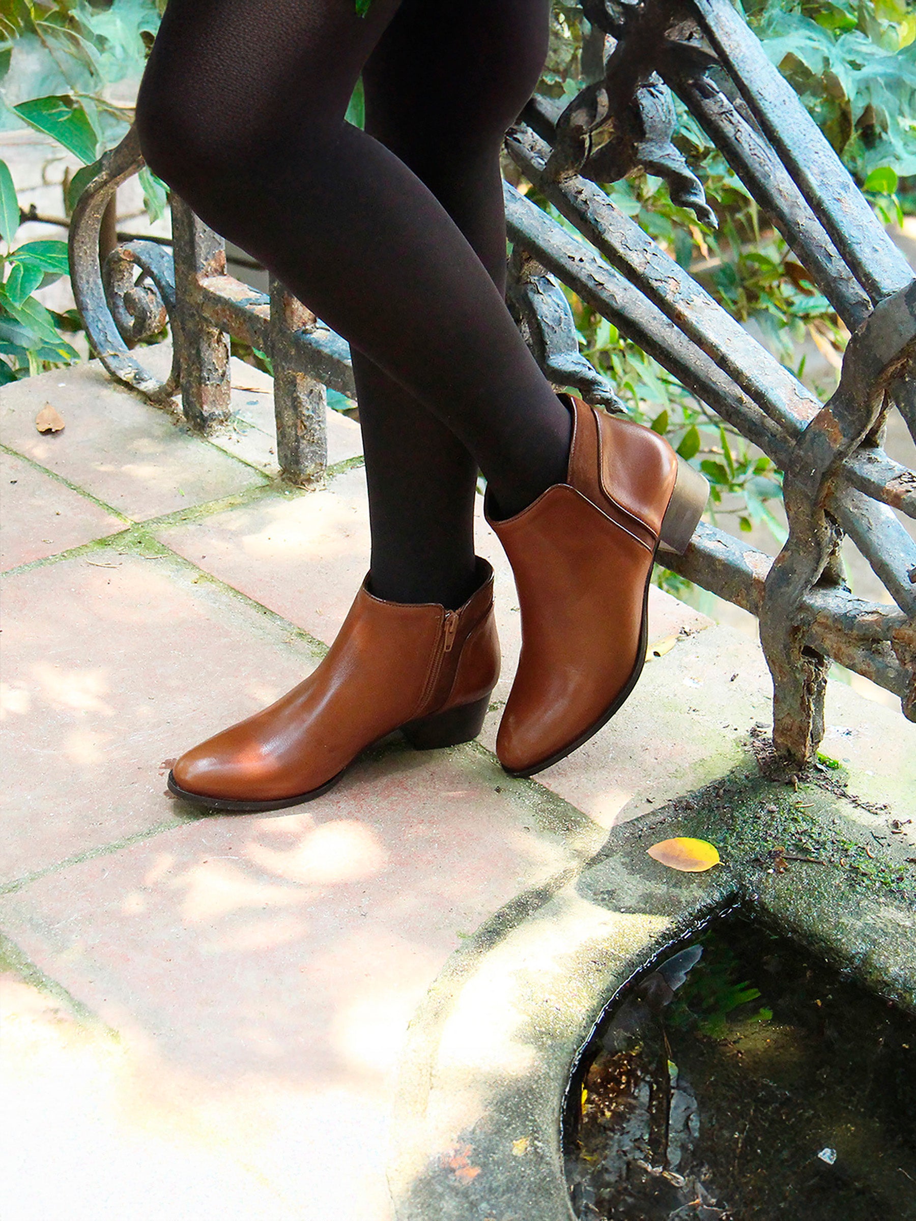 vue portée bottines moyen talon cuir camel jules & jenn