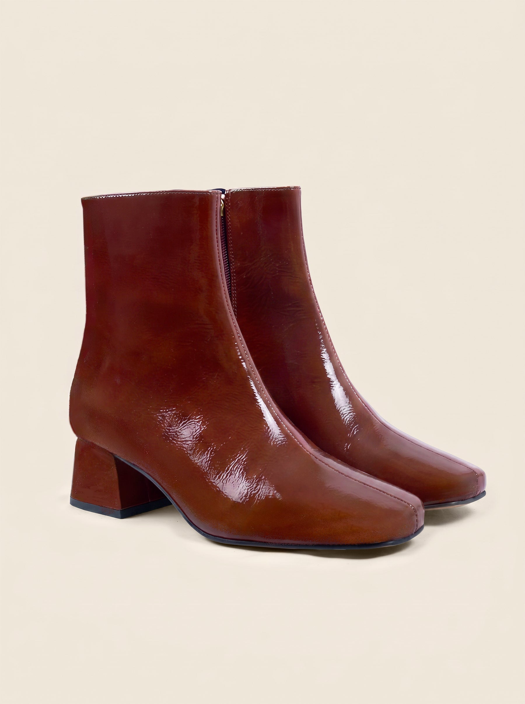 photo vue avant bottines moyen talon diane cuir vernis brique jules jenn