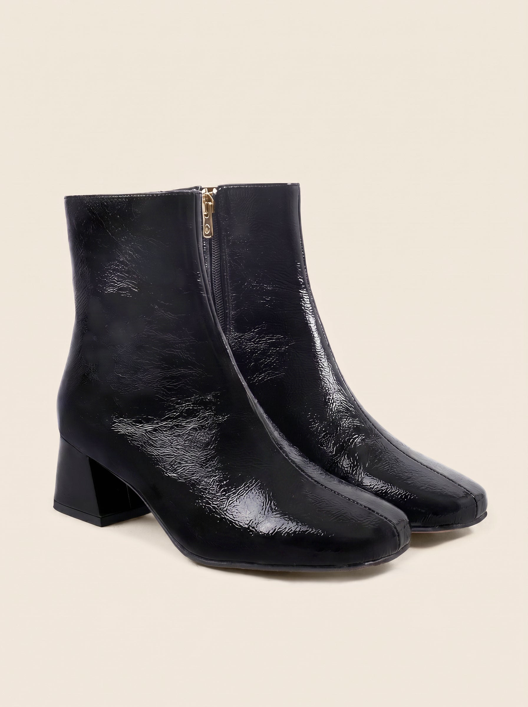 photo vue avant bottines moyen talon diane cuir vernis noir jules jenn