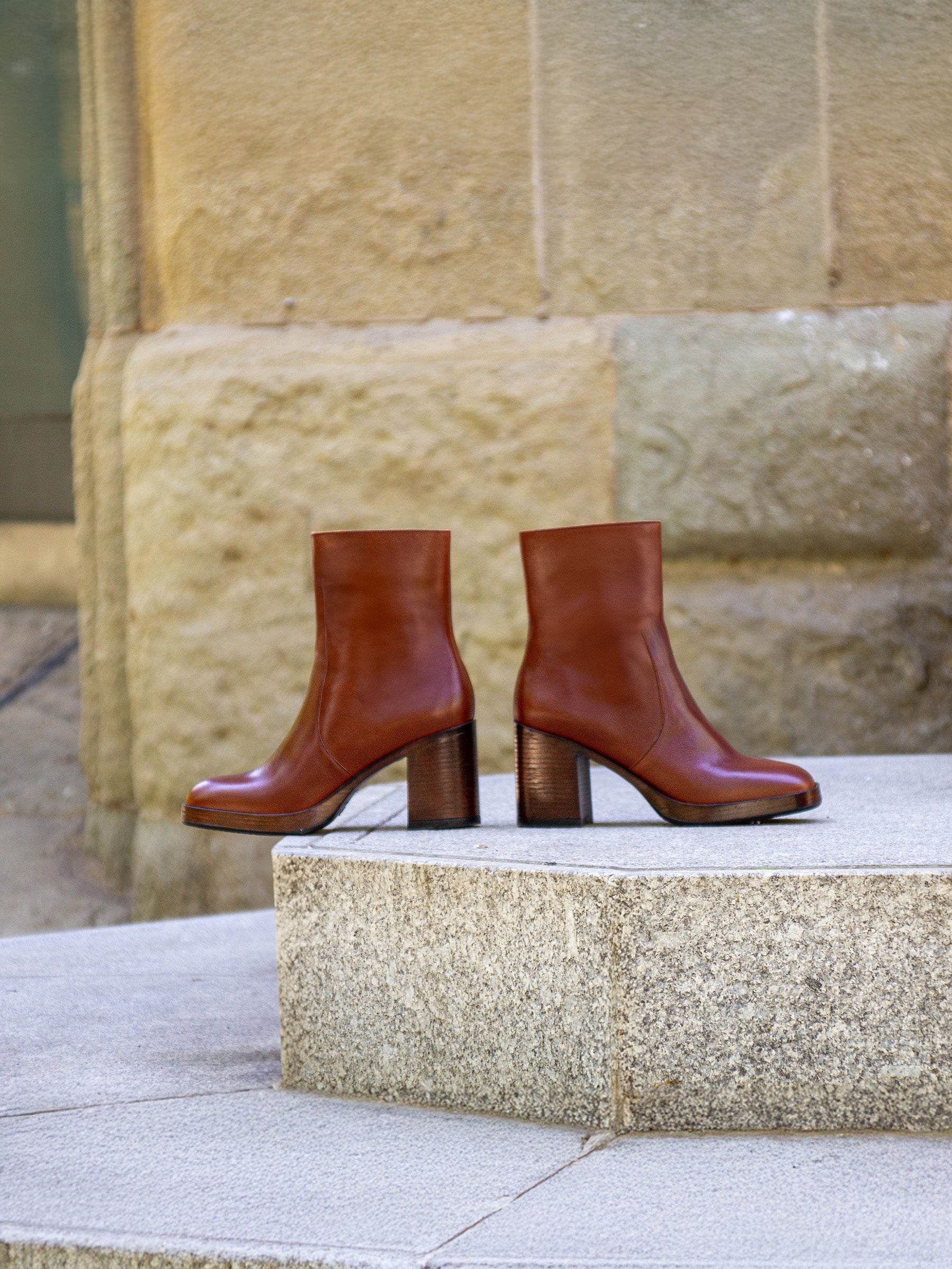vue posée bottines plateforme cuir camel jules & jenn