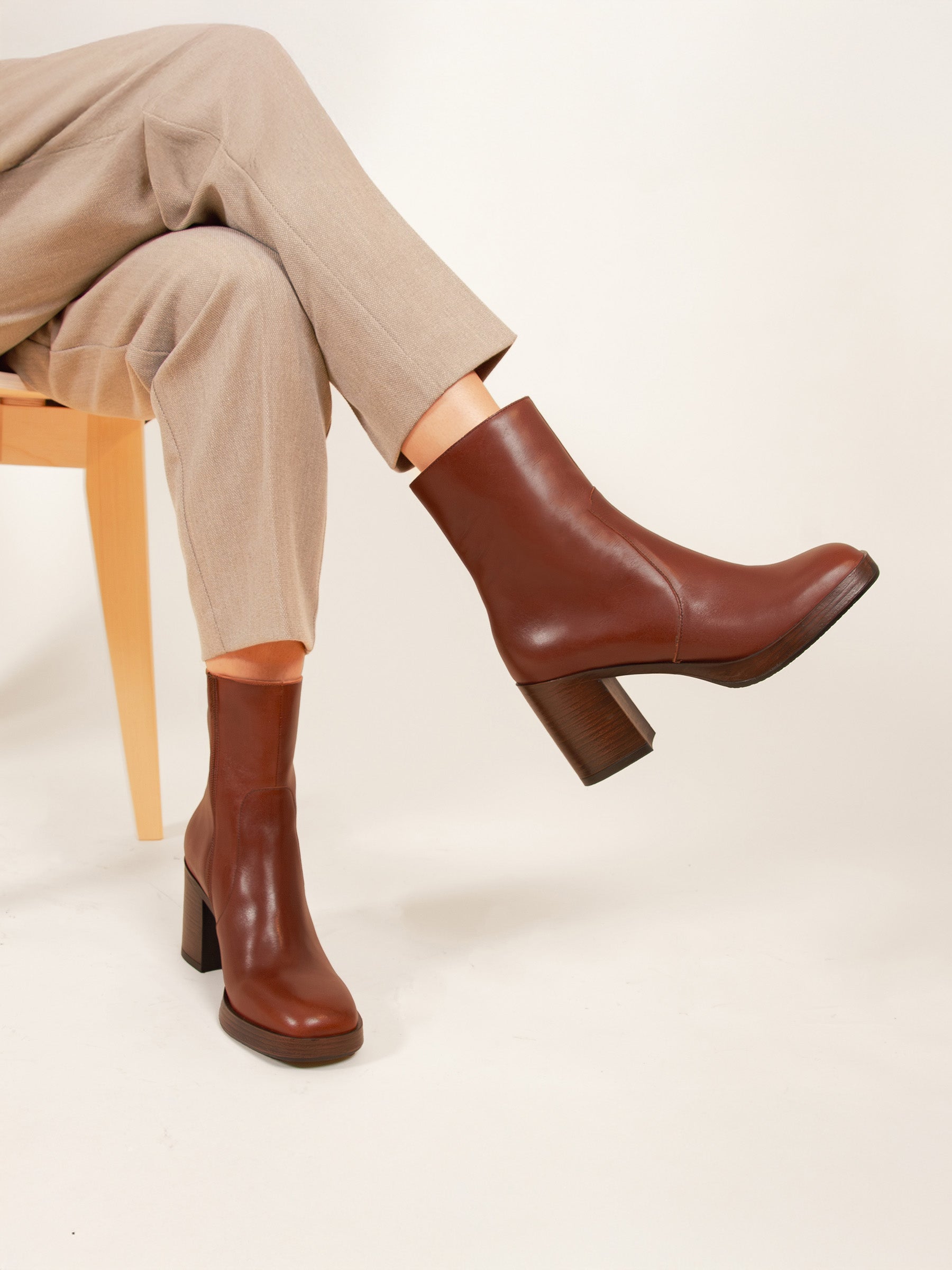 vue portée bottines plateforme cuir camel jules & jenn