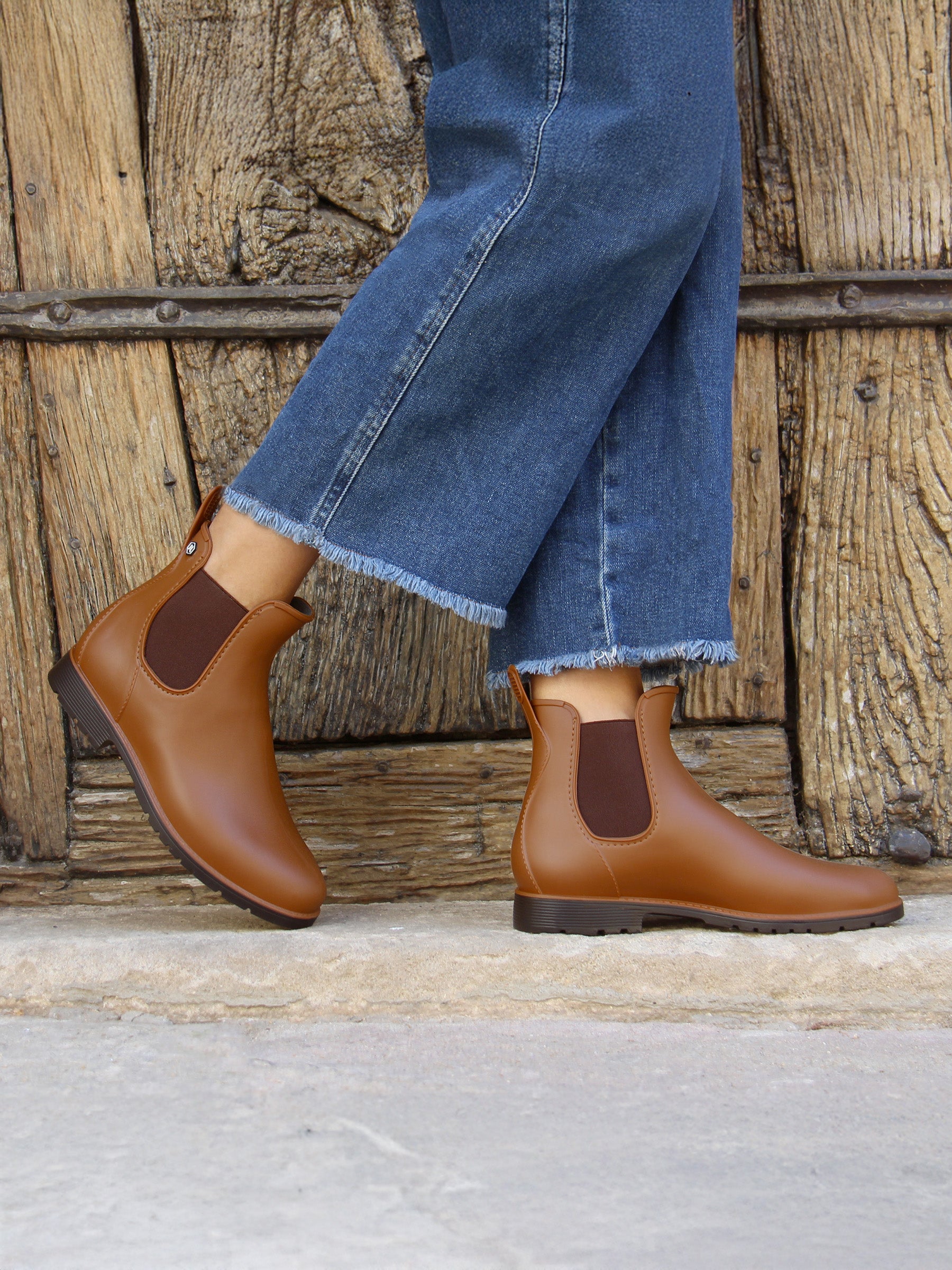 vue portée bottines pluie caoutchouc camel jules & jenn