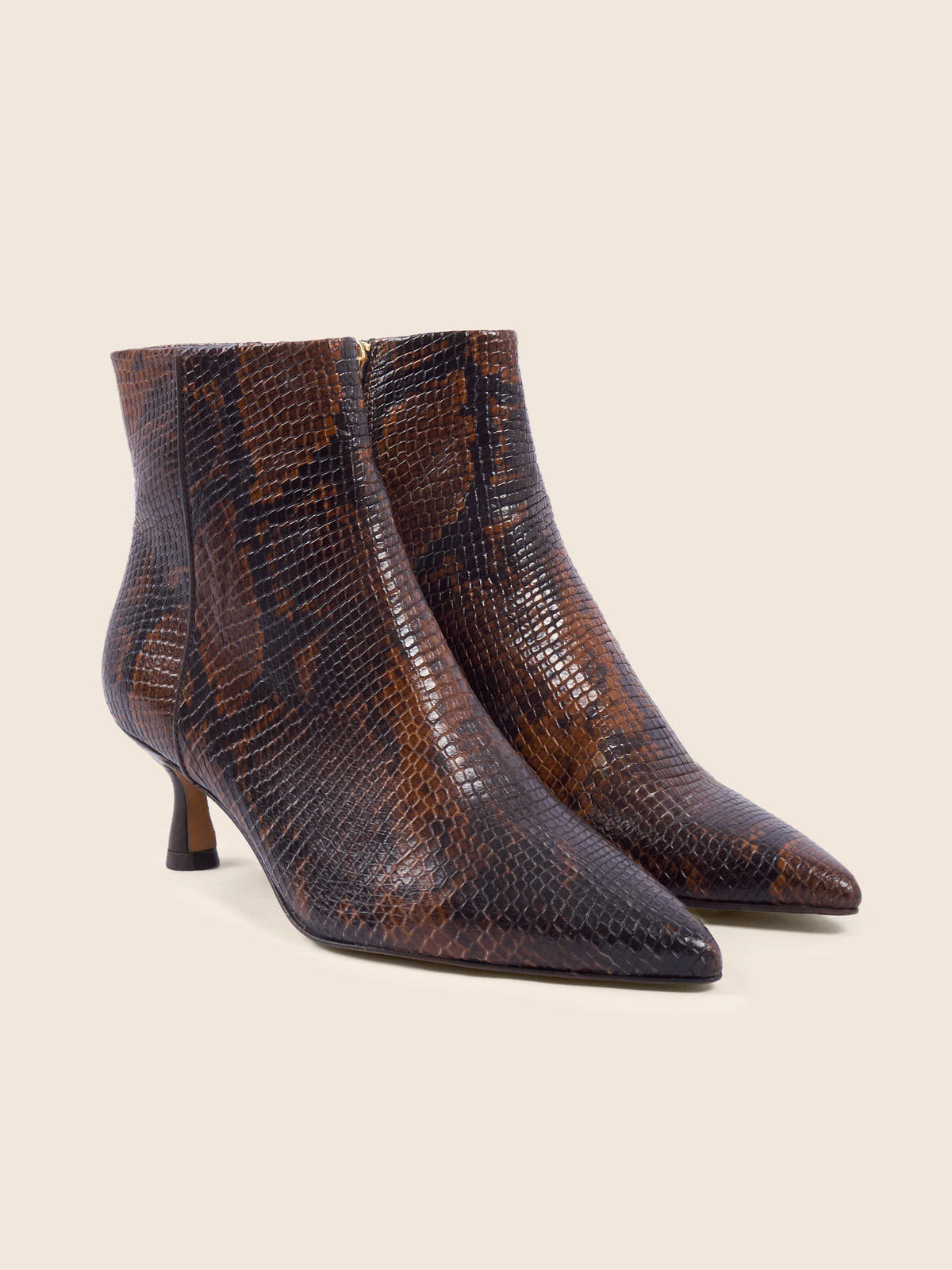 vue avant bottines pointues petit talon isaure cuir marron python jules jenn