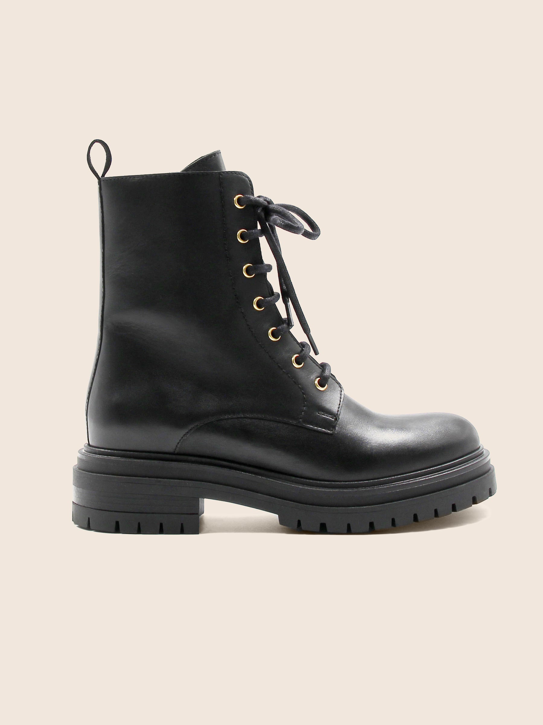 vue profil bottines ranger crantees cuir noir jules & jenn