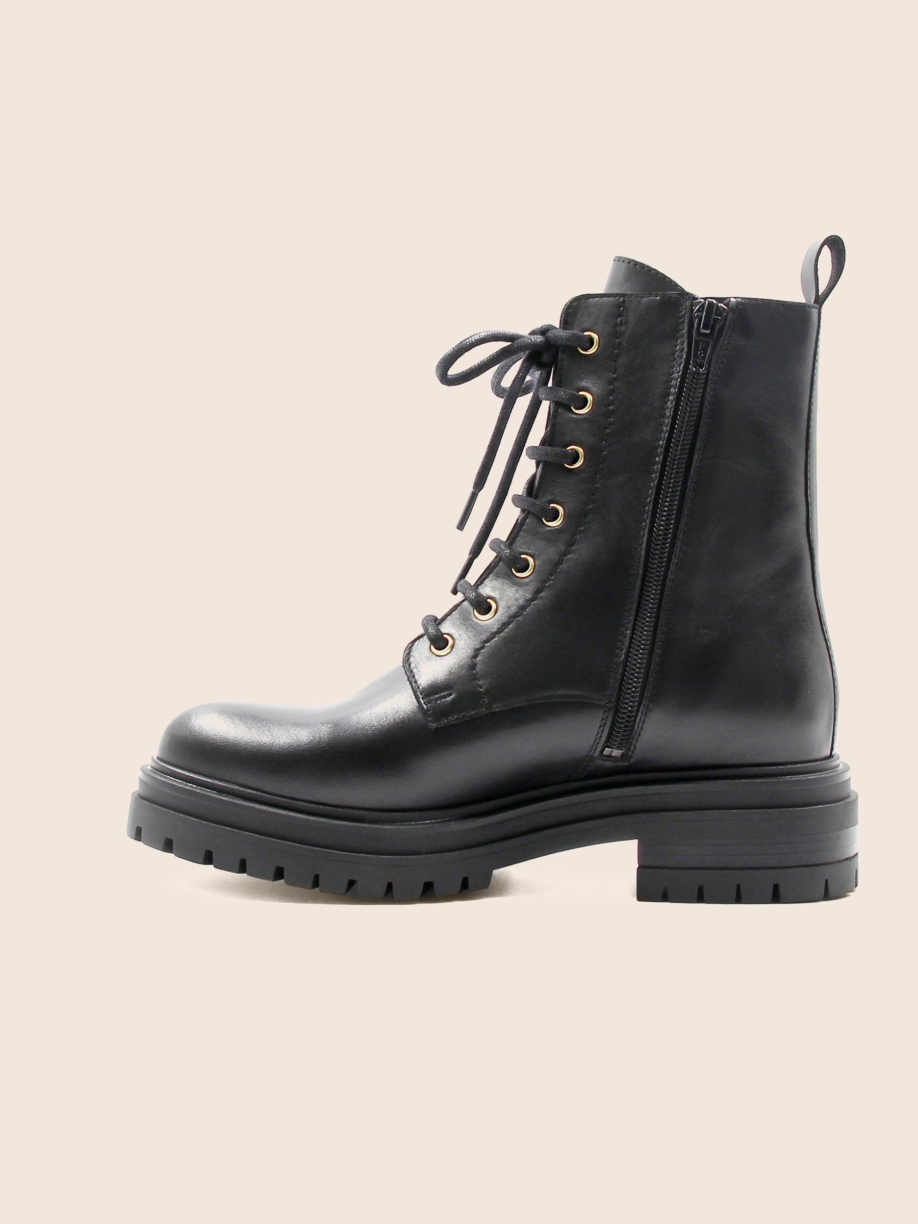 vue interne bottines ranger crantees cuir noir jules & jenn