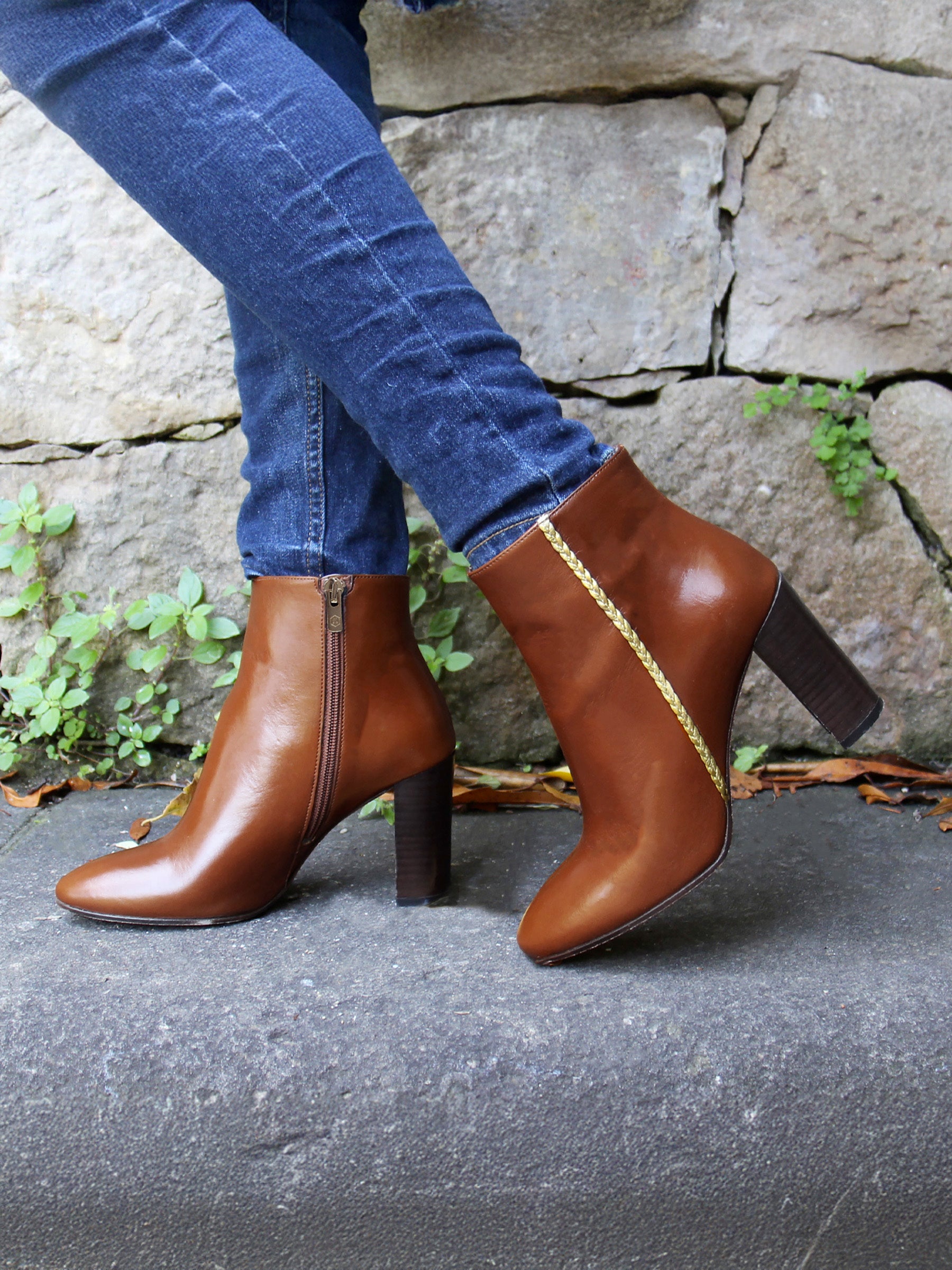 vue portée bottines talon cuir marron portées jules & jenn