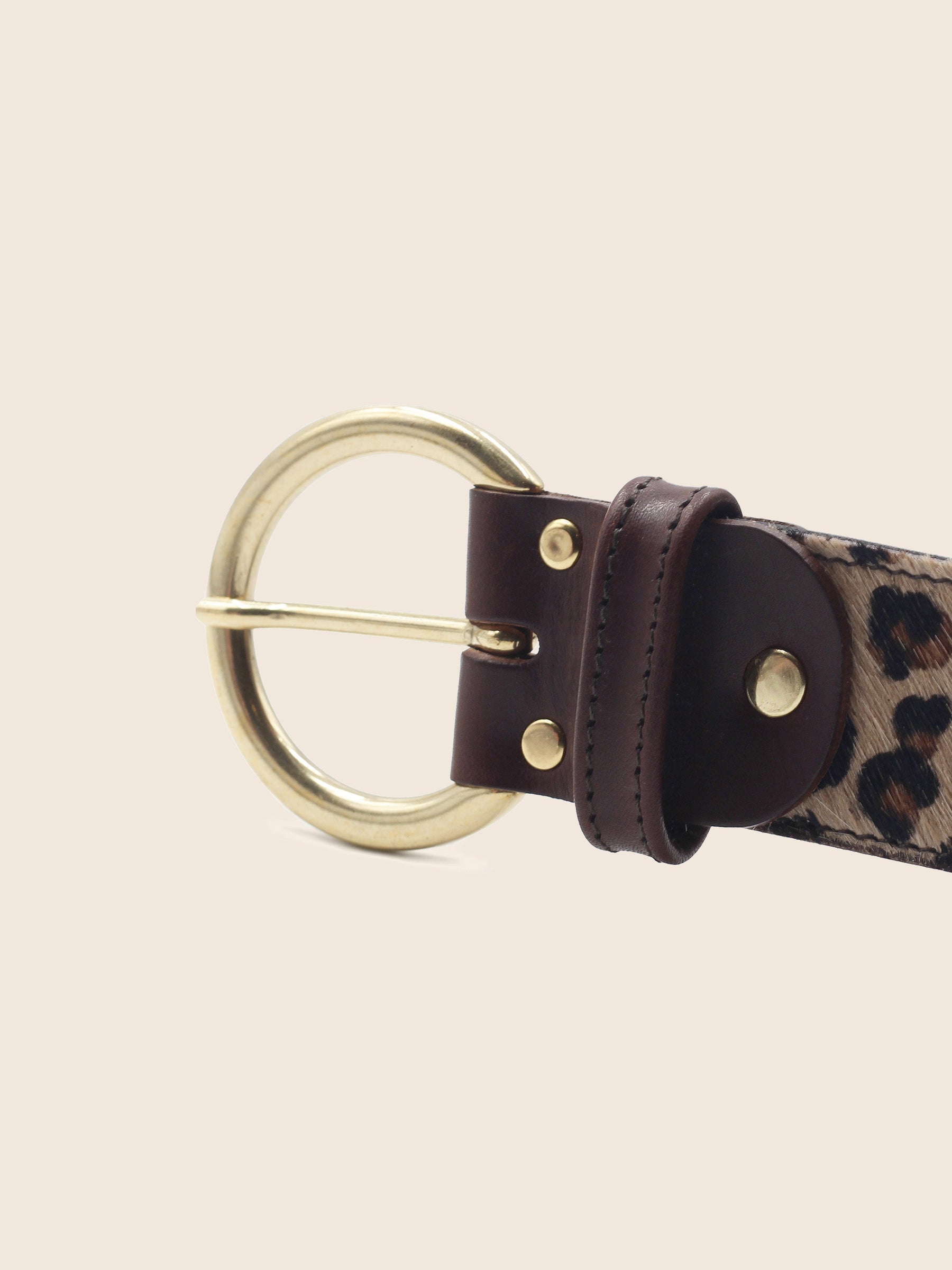 gros plan boucle ceinture boheme cuir leopard jules & jenn