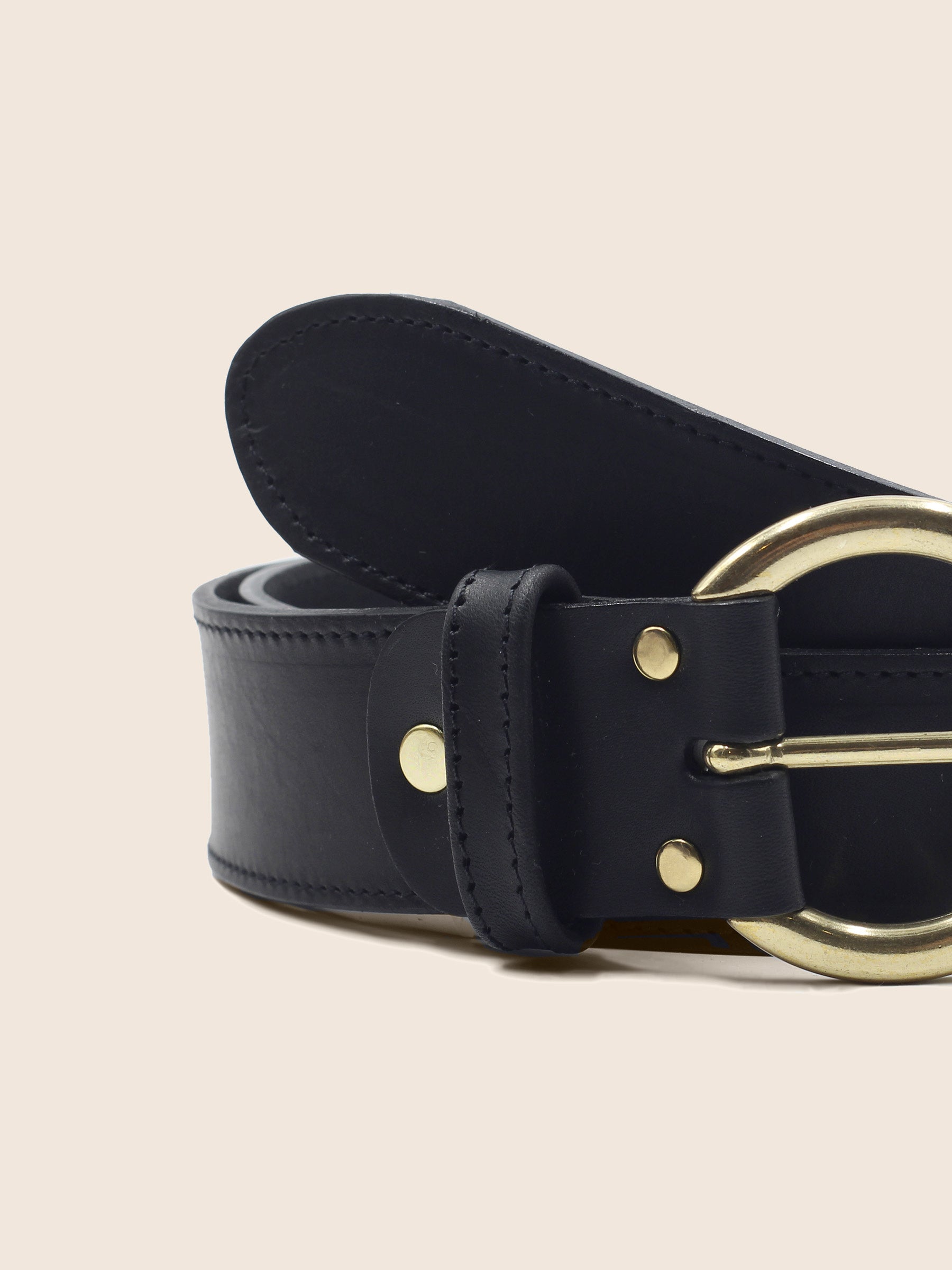 gros plan ceinture boheme cuir noir jules & jenn