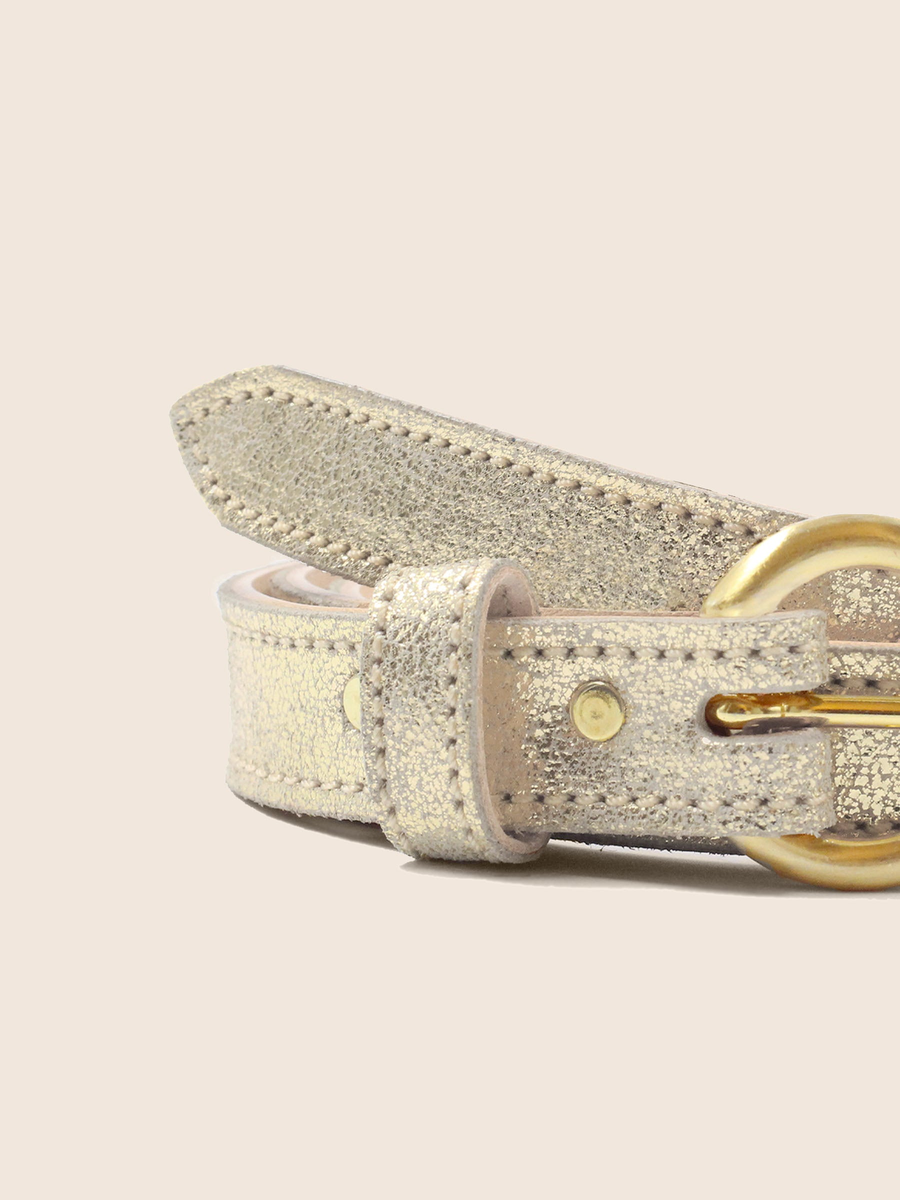 vue serree ceinture boucle or cuir dore metallise jules & jenn