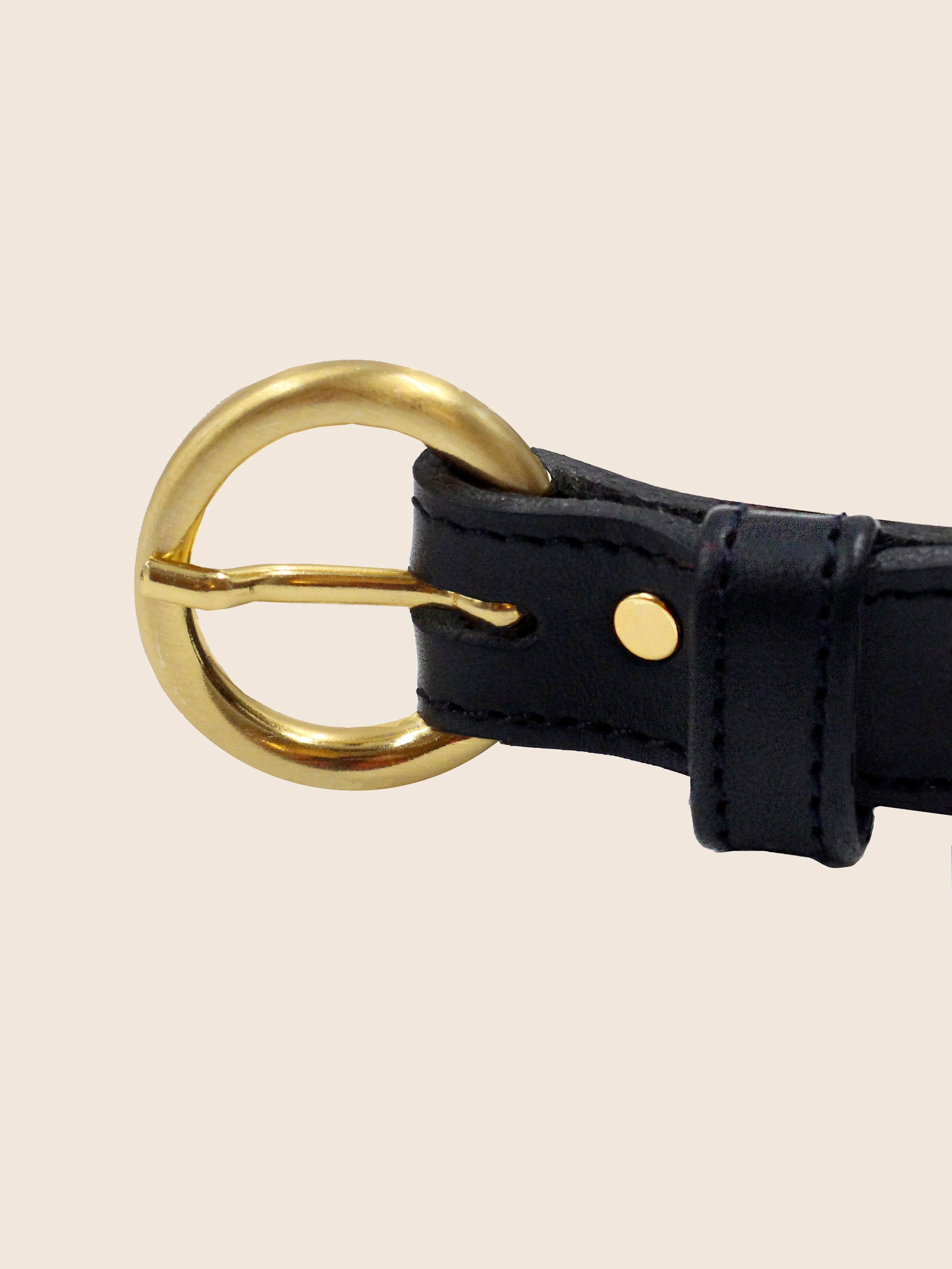 vue boucle ceinture boucle d'or cuir noir jules & jenn