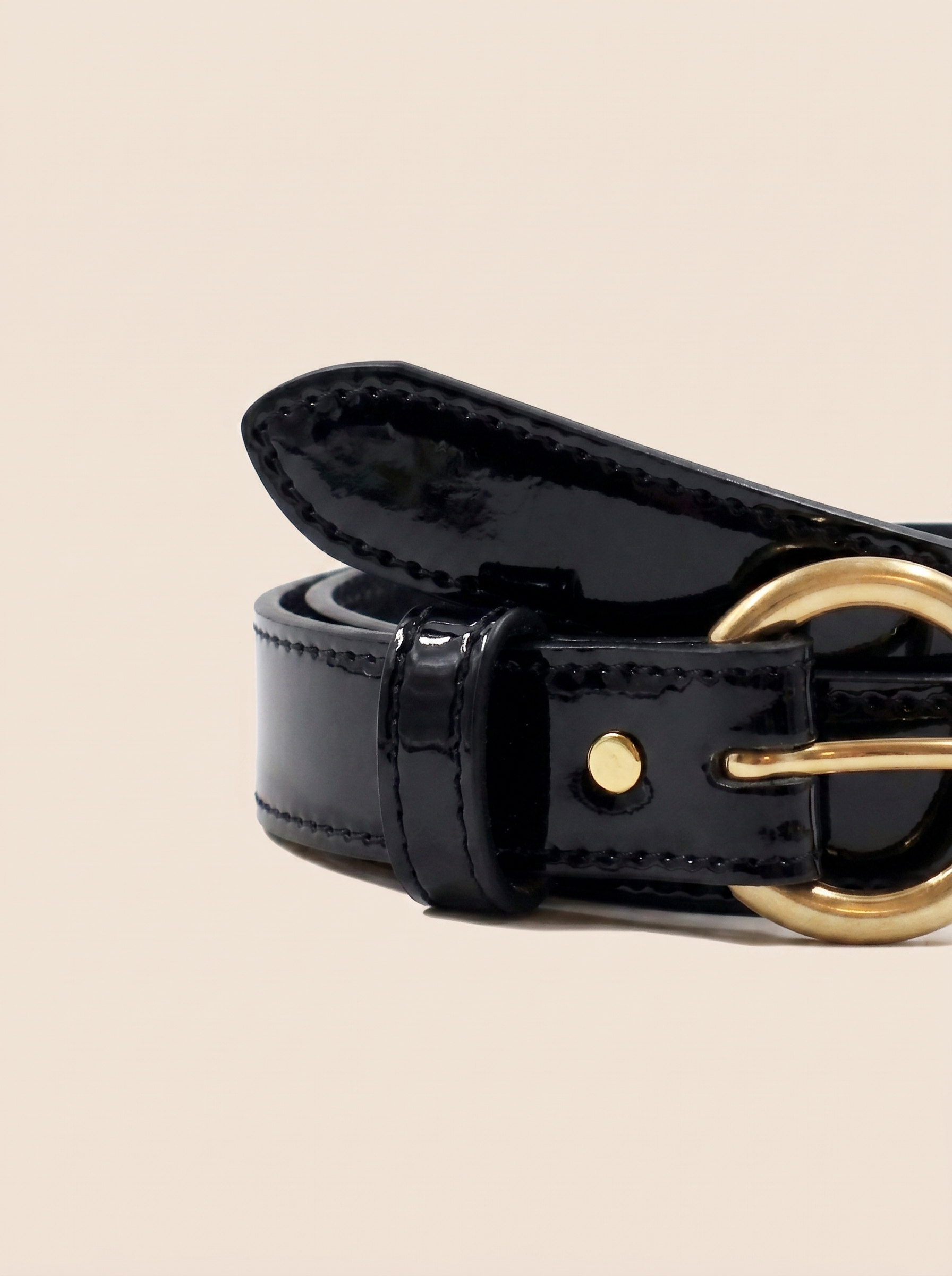 vue detail ceinture boucle or cuir vernis noir jules & jenn