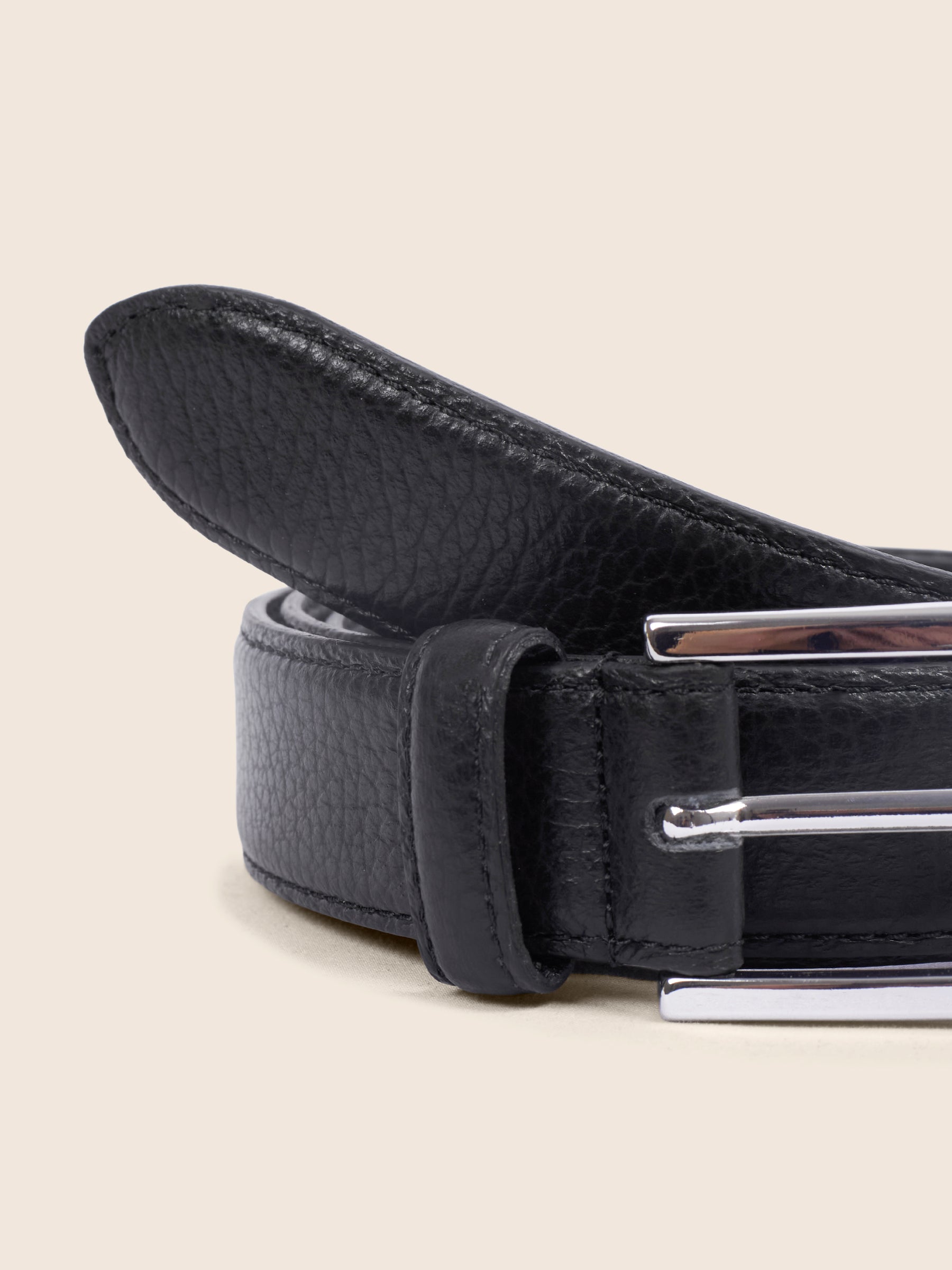 photo vue détail ceinture oscar cuir grainé noir jules jenn