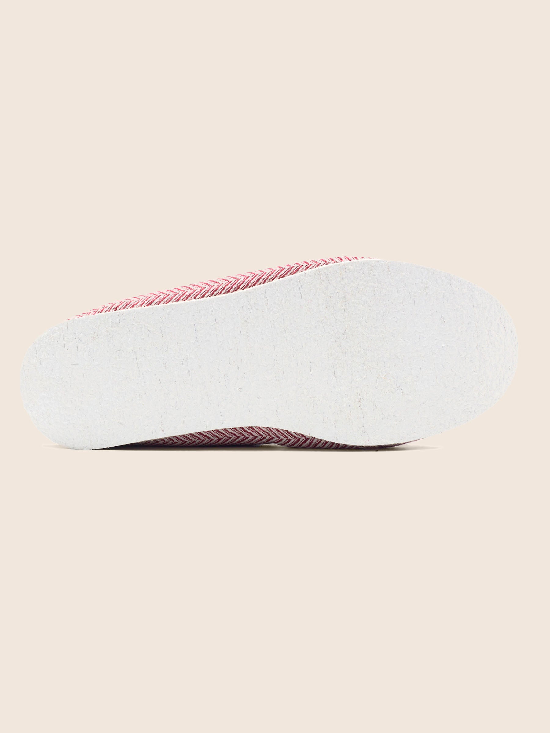 vue dessous charentaises blanc rouge jules & jenn