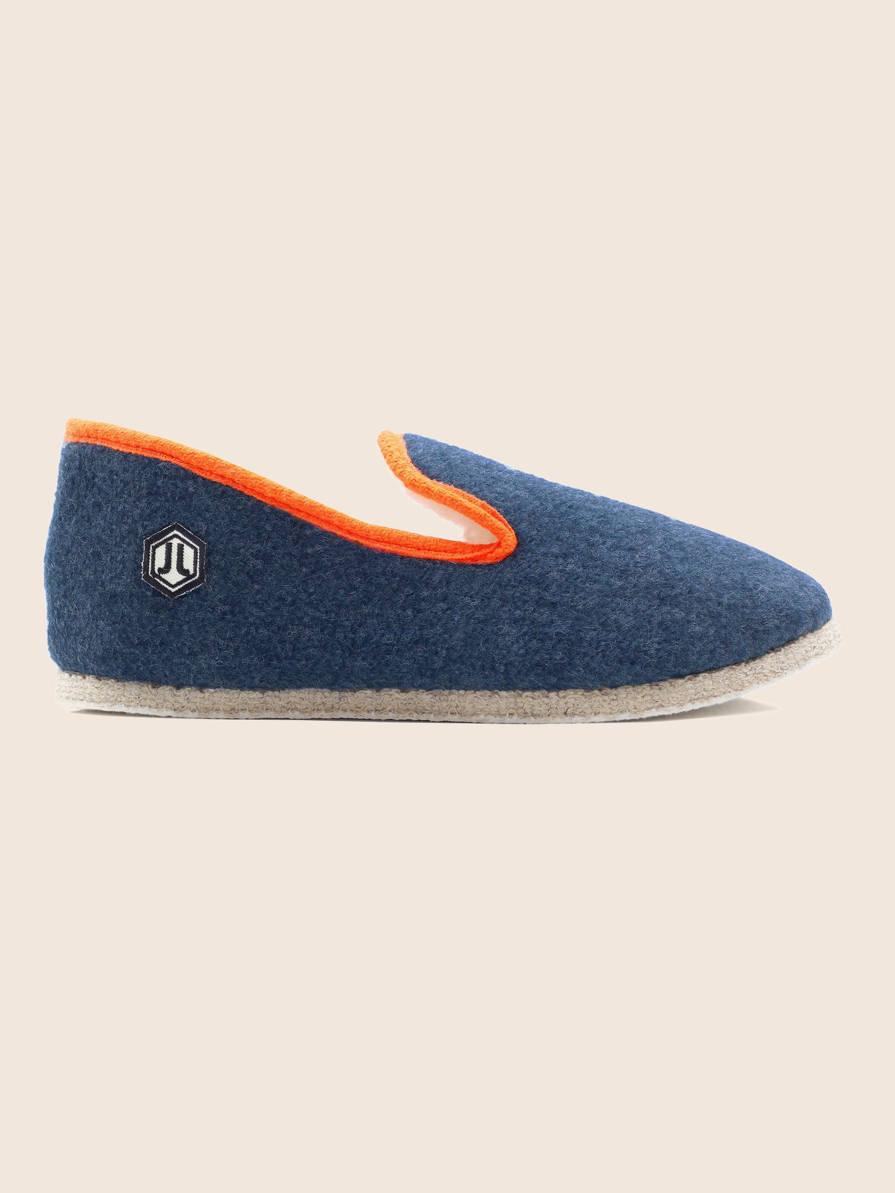 vue posée charentaises bleu denim orange jules & jenn