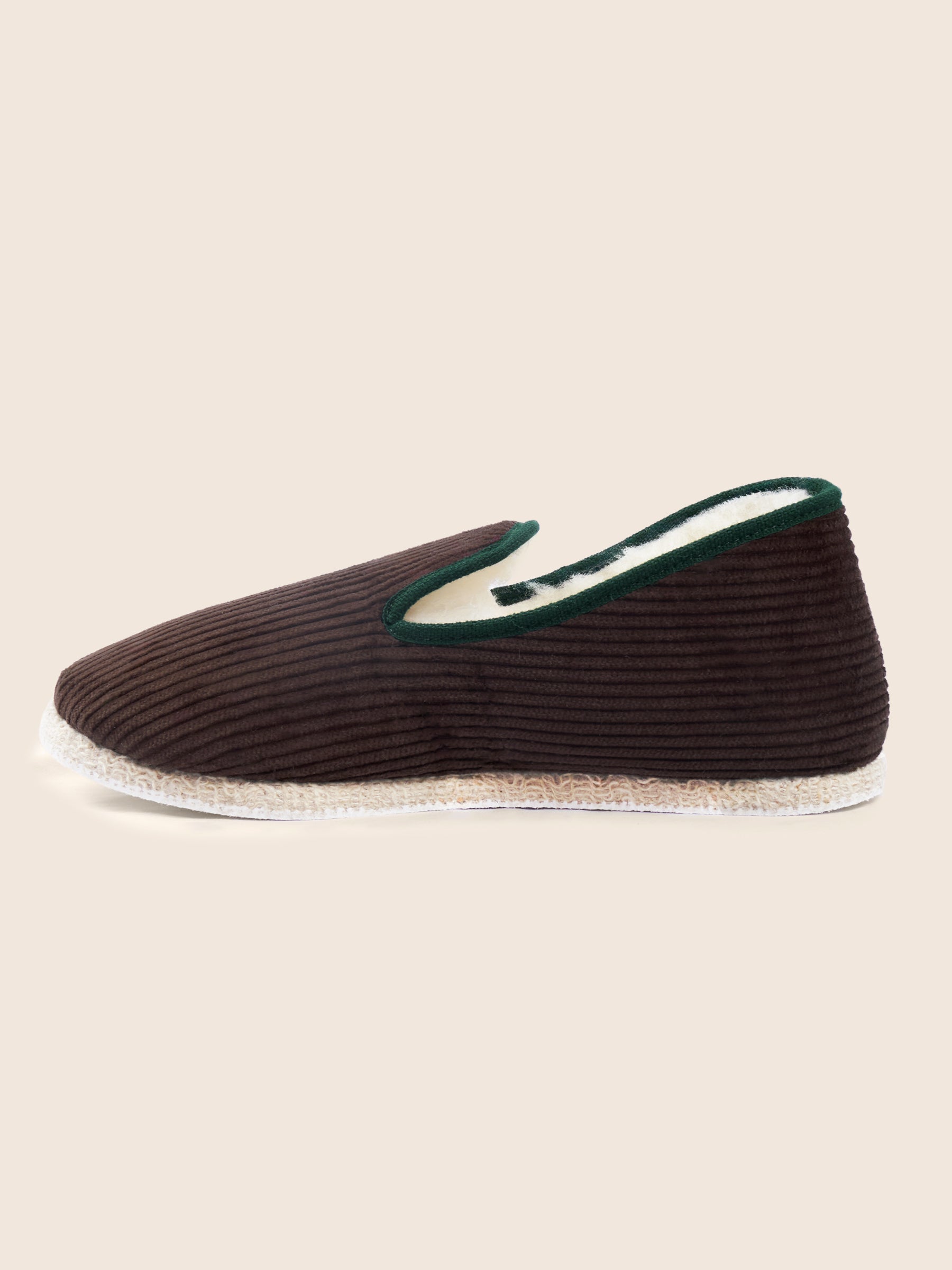 vue interieure charentaises velours cotele marron vert jules & jenn