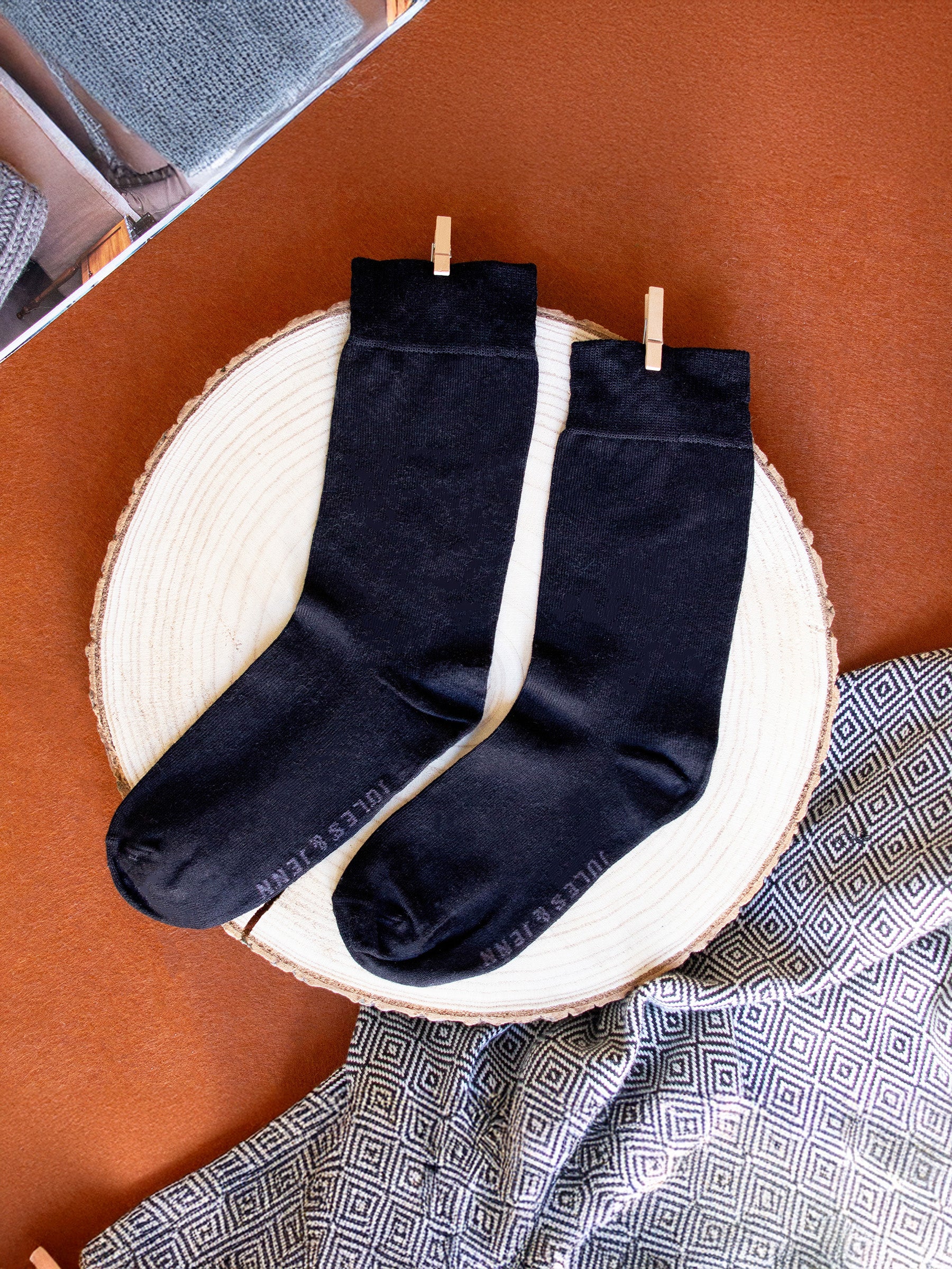 vue posée chaussettes fil ecosse noir jules & jenn