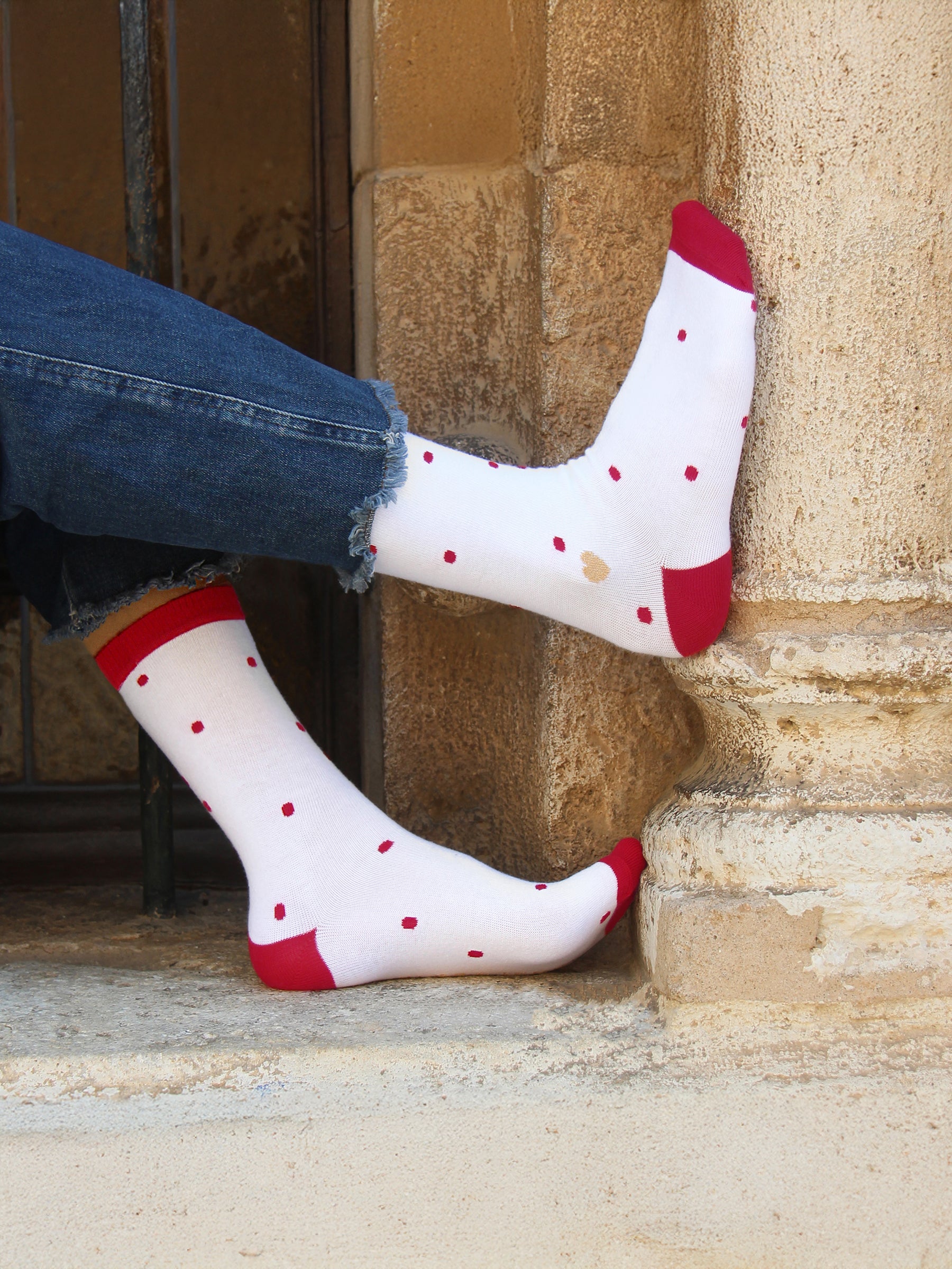 vue portée chaussettes pois coton blanc rouge jules & jenn