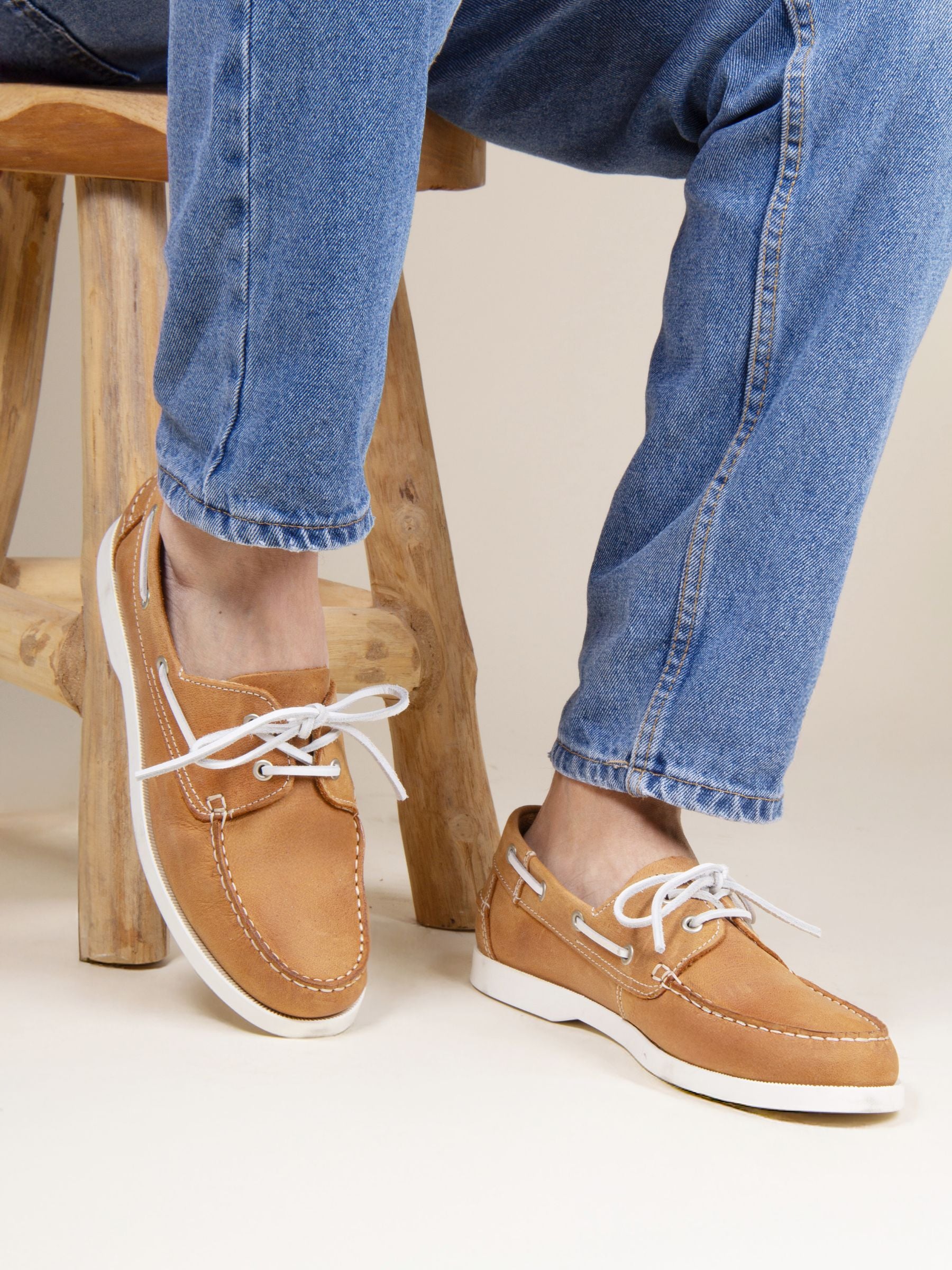 vue portée chaussures bateau cuir cognac jules & jenn