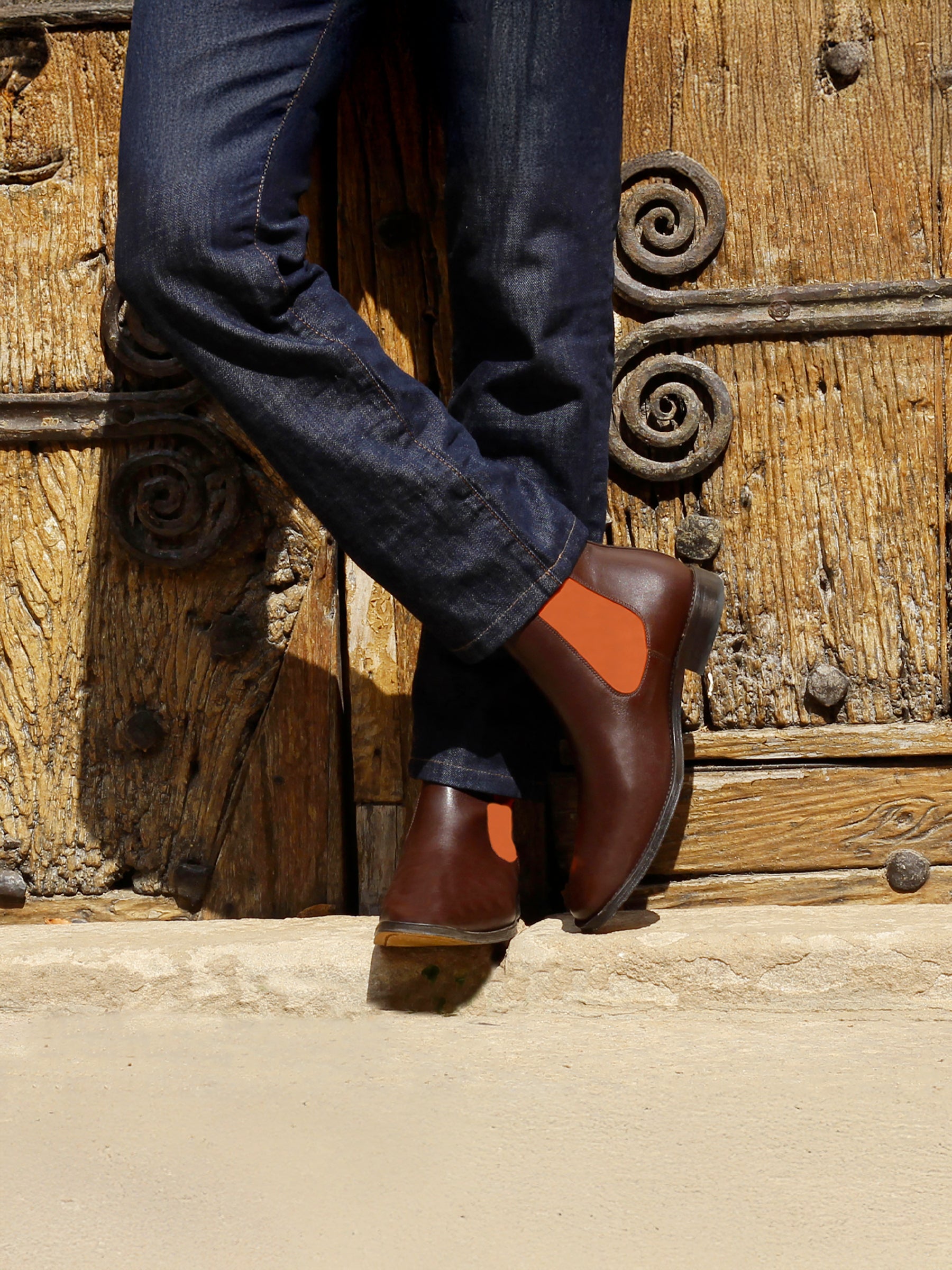 vue portée chelsea boots cuir marron orange jules & jenn
