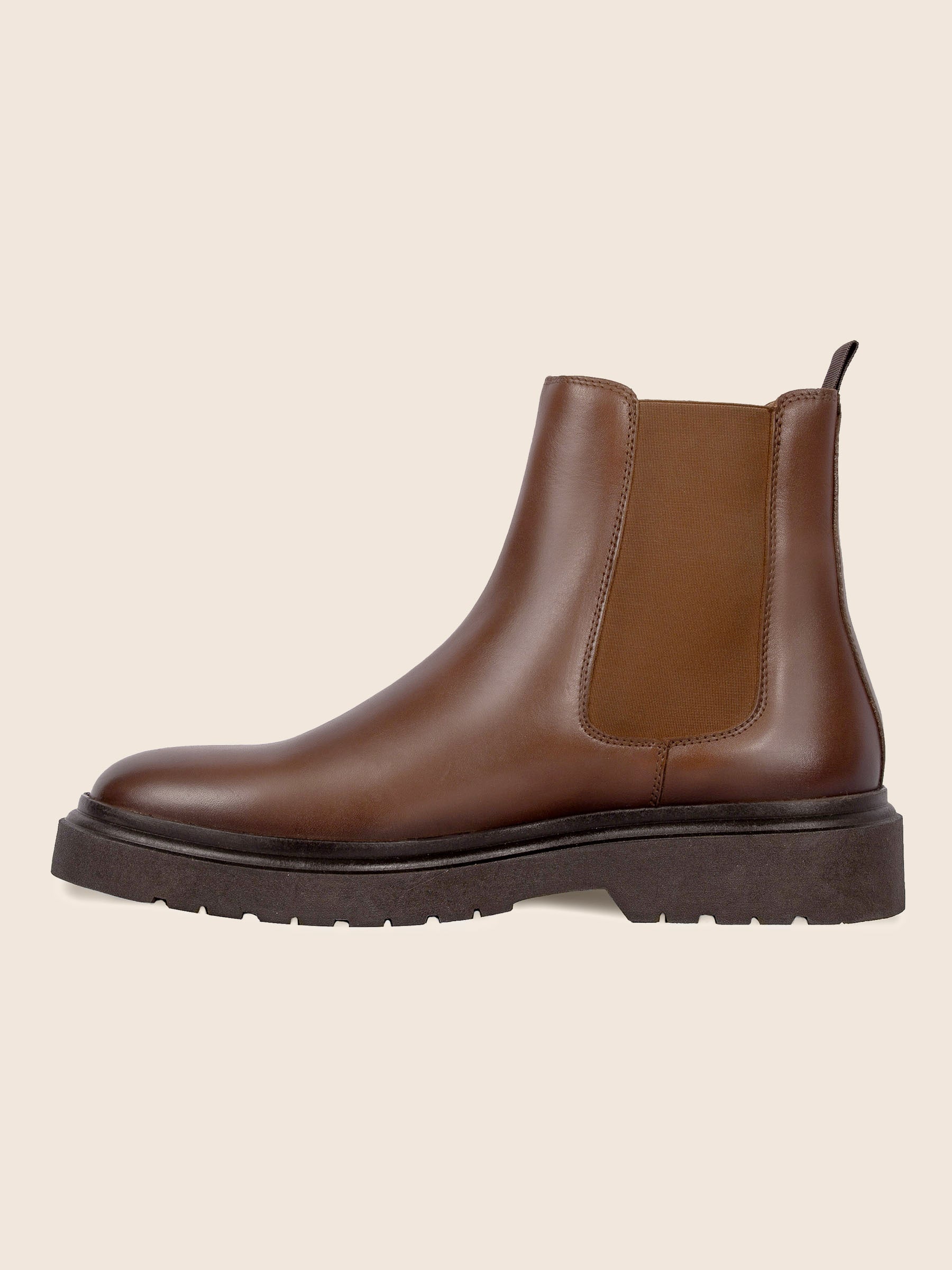 vue interieure chelsea boots gomme cuir cognac jules & jenn