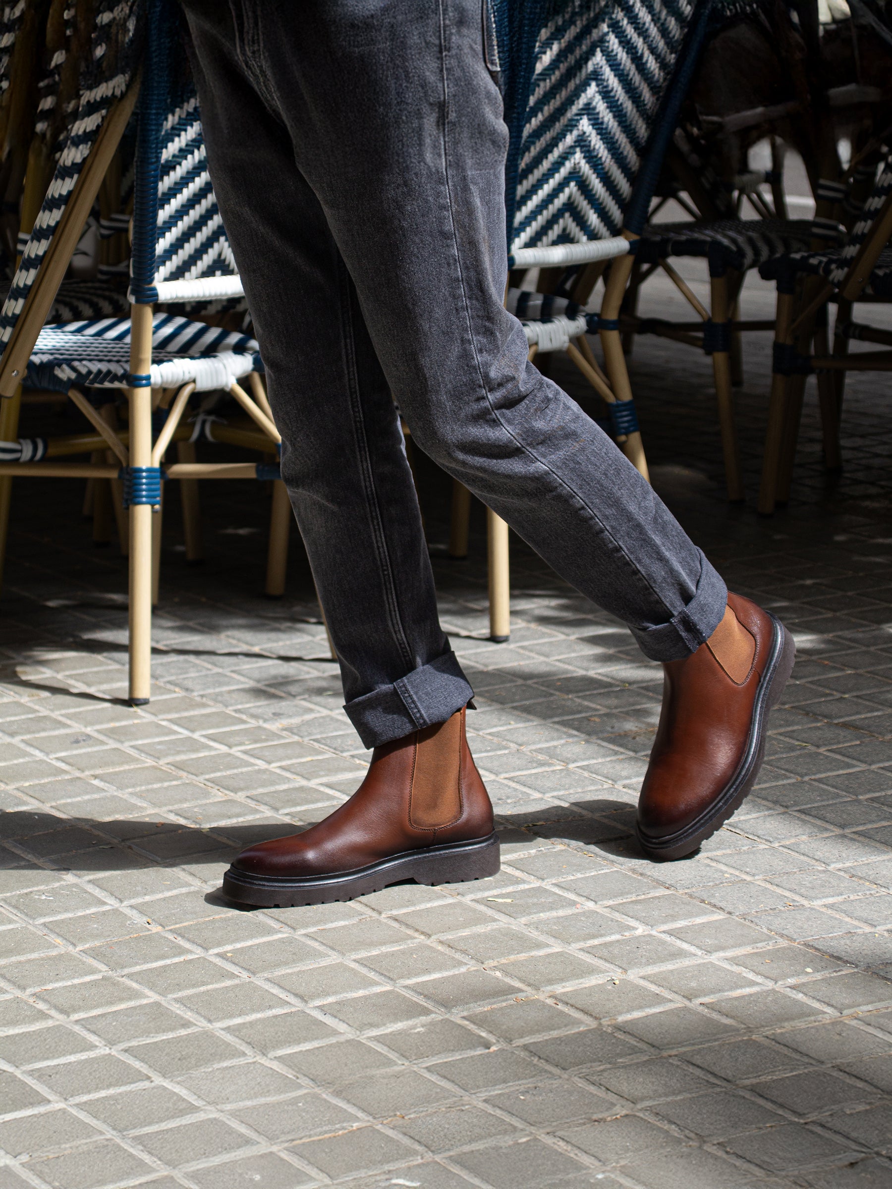 vue portée chelsea boots gomme cuir cognac jules & jenn