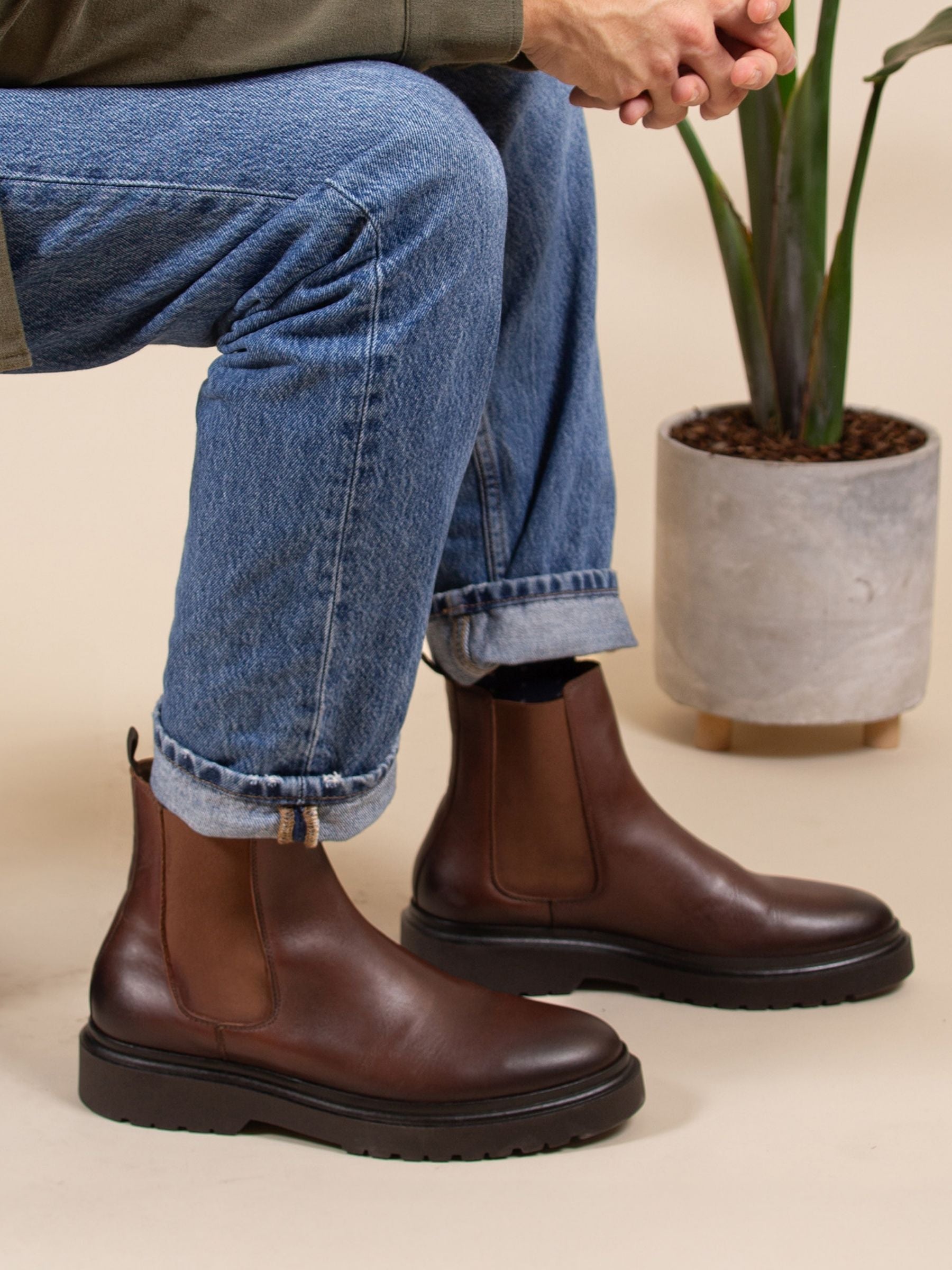 vue portée chelsea boots gomme cuir cognac jules & jenn