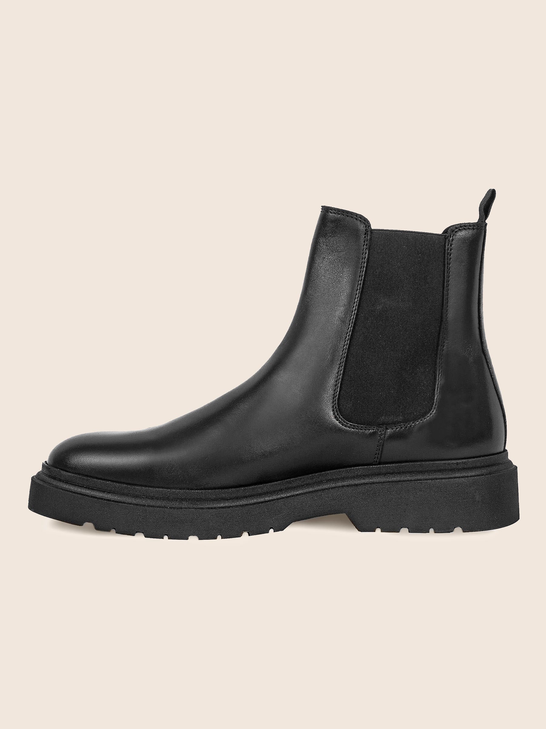 vue interieure chelsea boots gomme cuir noir jules & jenn