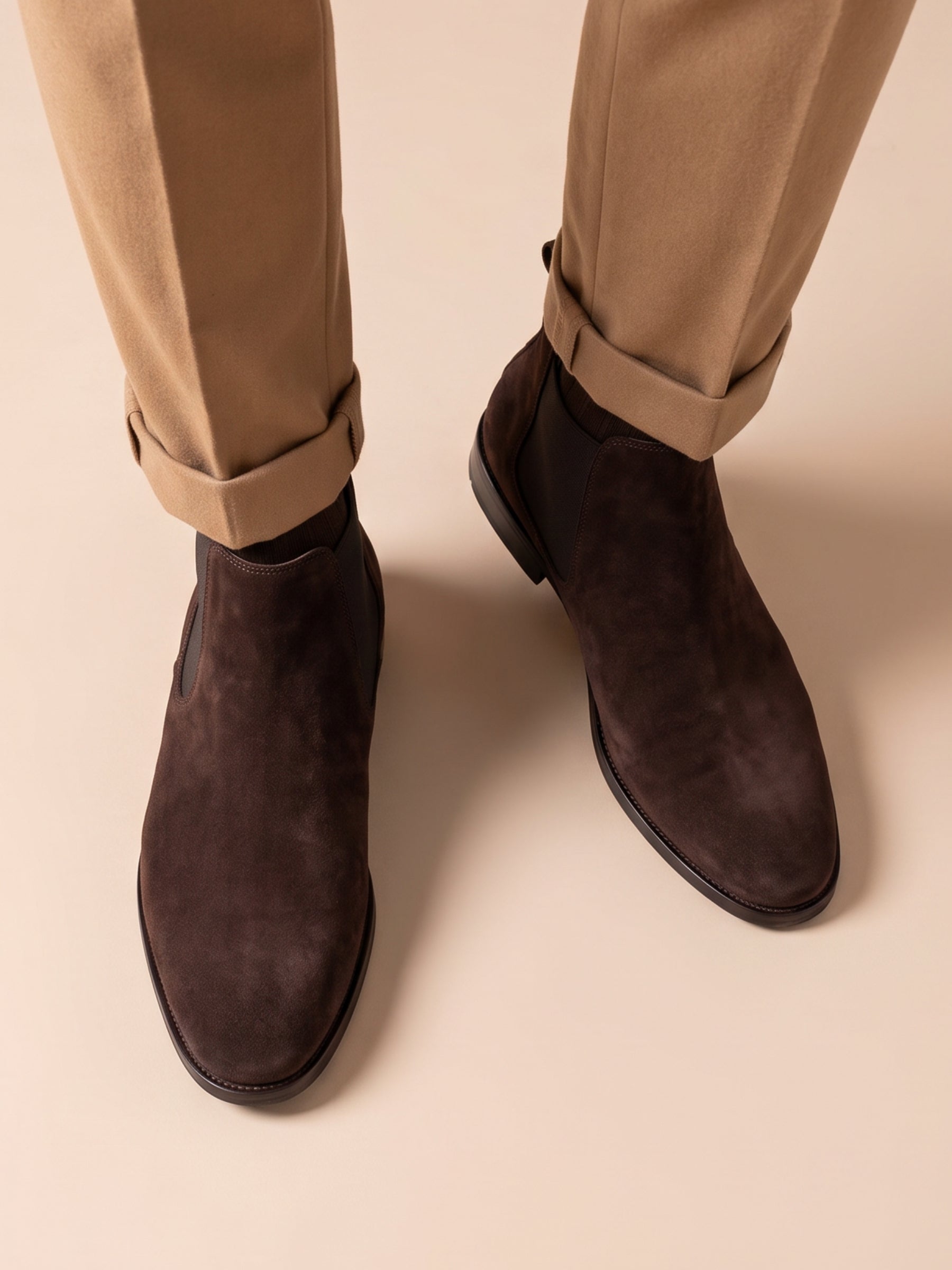 photo vue portee chelsea boots martin cuir daim marron jules jenn 2