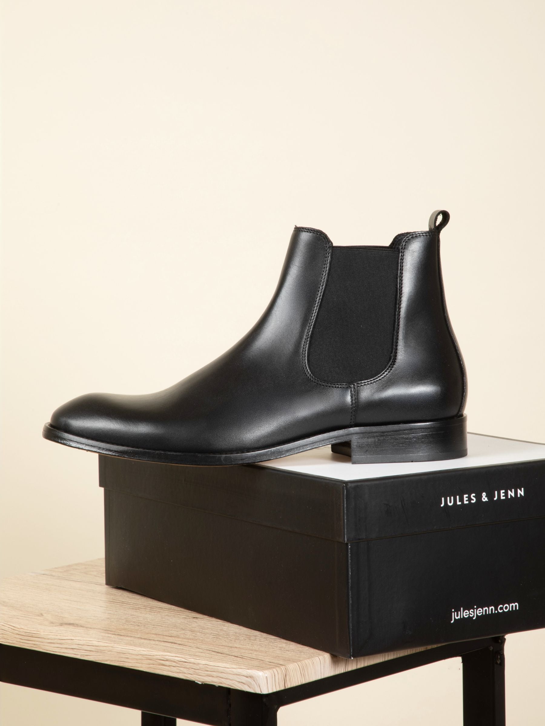 vue posée chelsea boots cuir noir jules&jenn