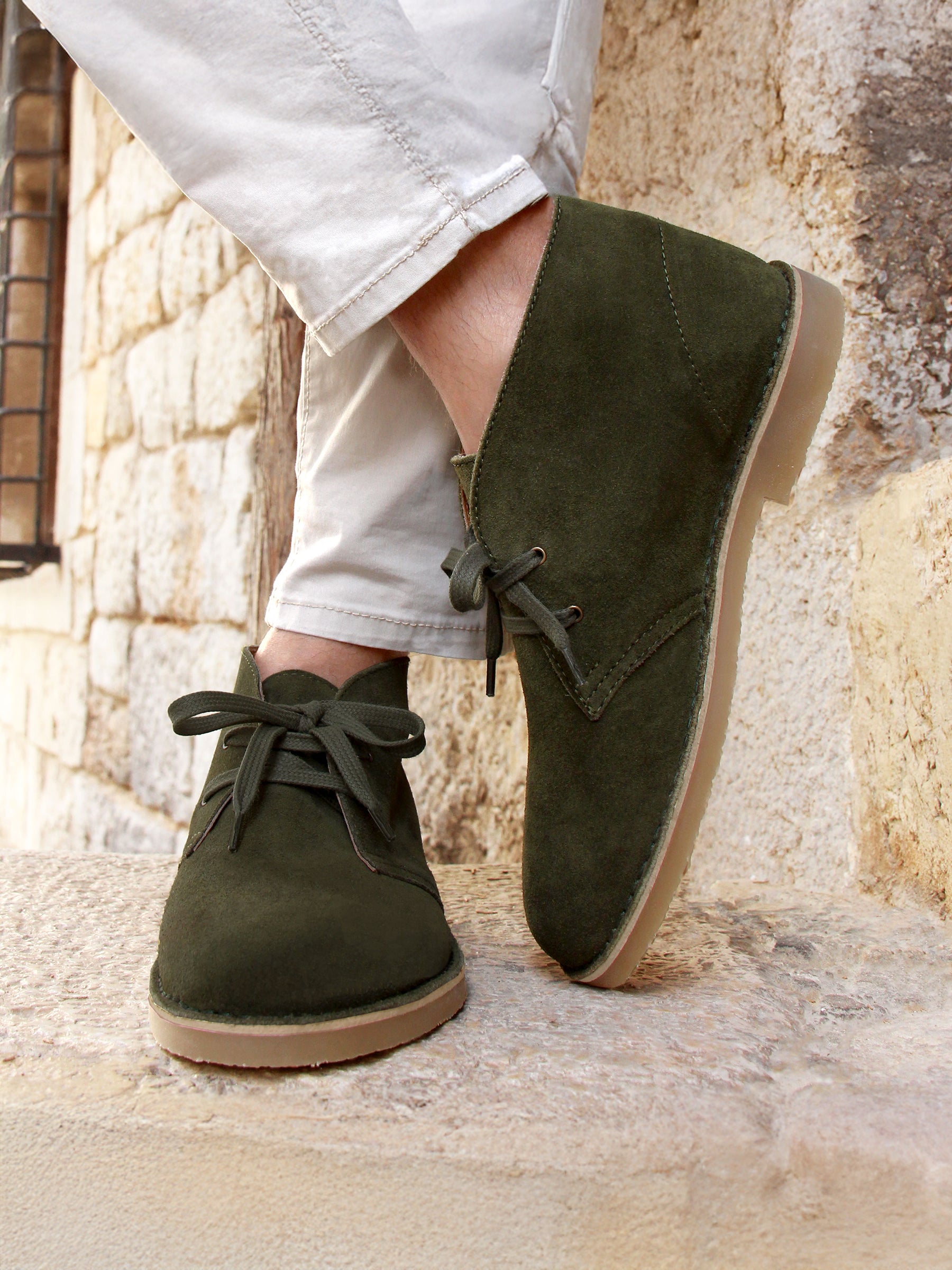 vue portée chukka boots cuir daim kaki jules & jenn