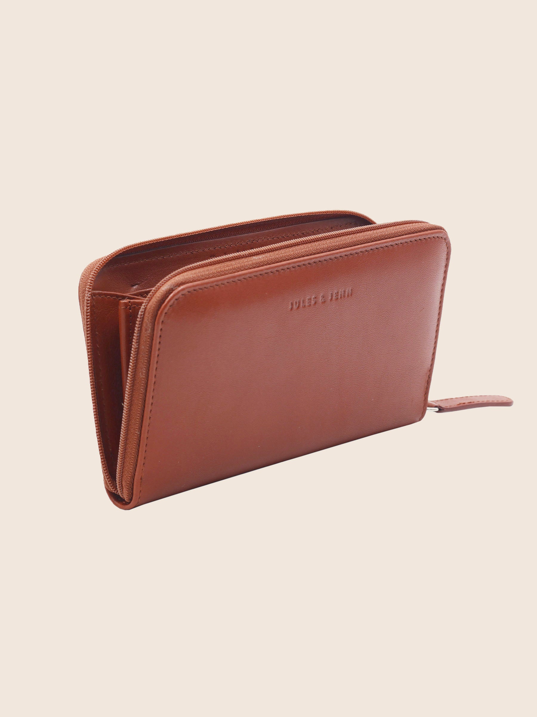 vue debout du compagnon brique cuir italien