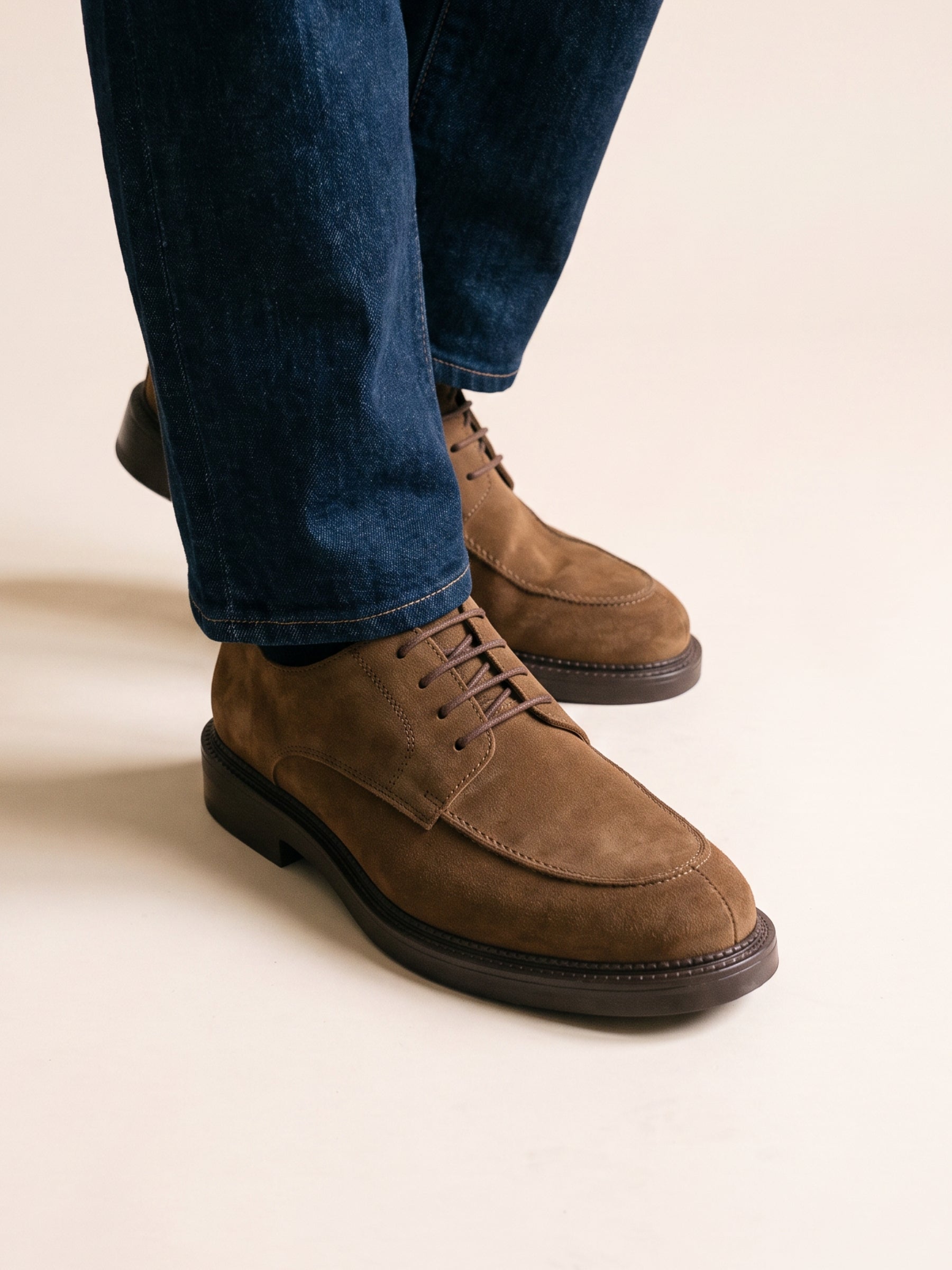 vue posee derbies gomme cuir daim cognac jules & jenn