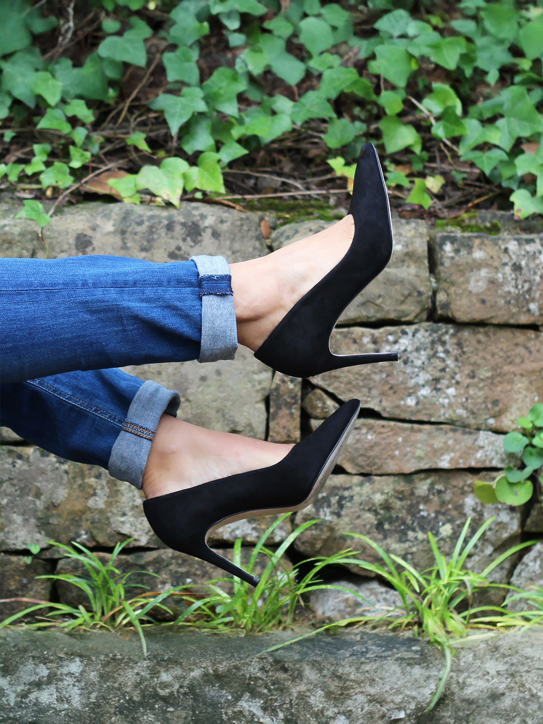 vue portée escarpins classique cuir daim noir jules & jenn