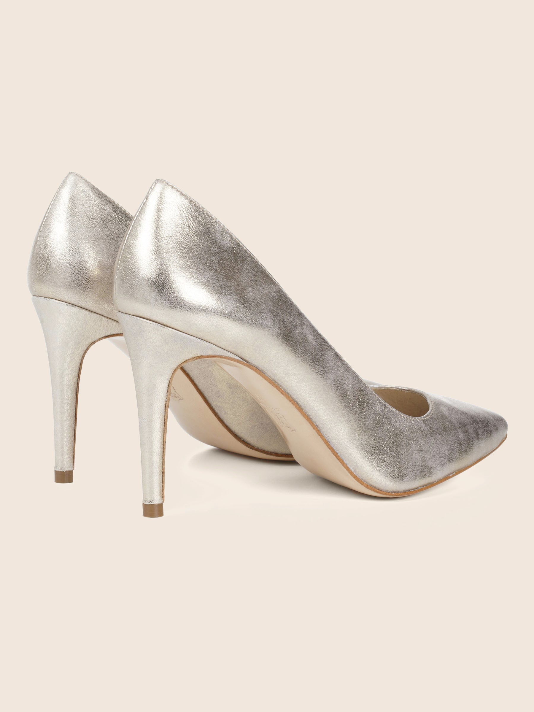 vue arriere escarpins dore metallise femme Jules & Jenn