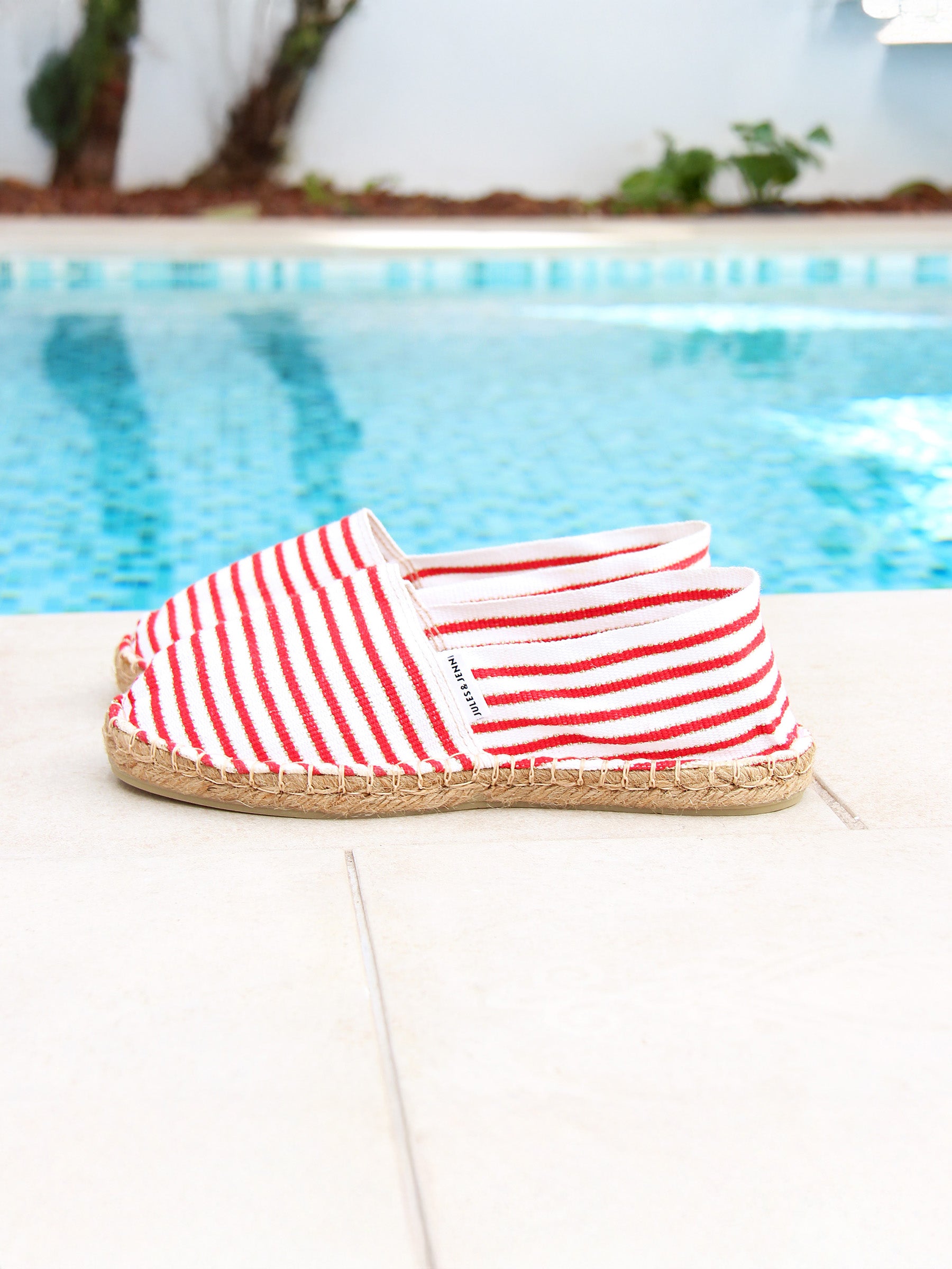 vue posée espadrilles toile coton rouge dore jules & jenn