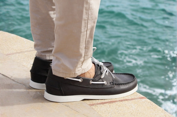 Soldes été homme chaussures bateau cuir noir