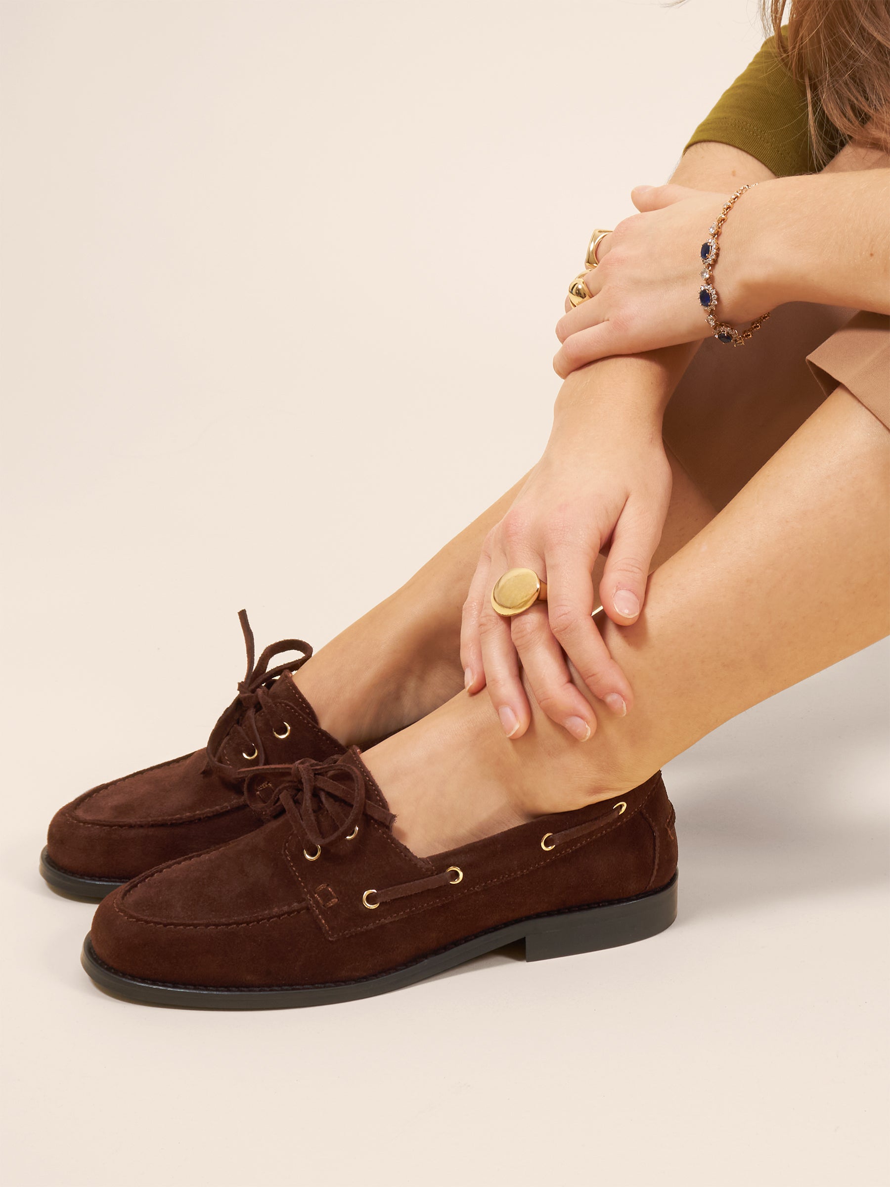 photo vue portée mocassins bateau cuir daim marron jules & jenn