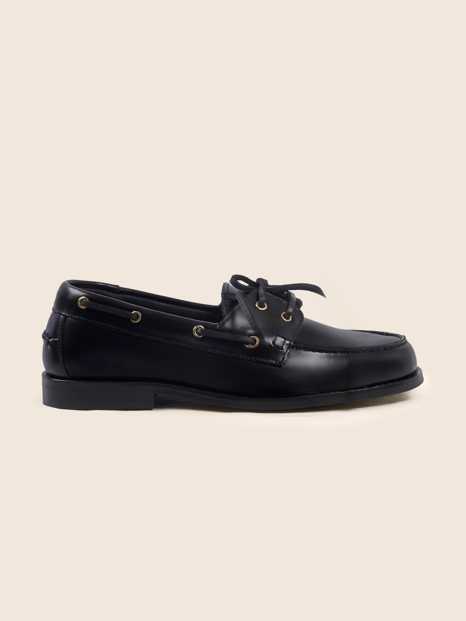 photo vue profil mocassins bateau cuir glace noir jules jenn