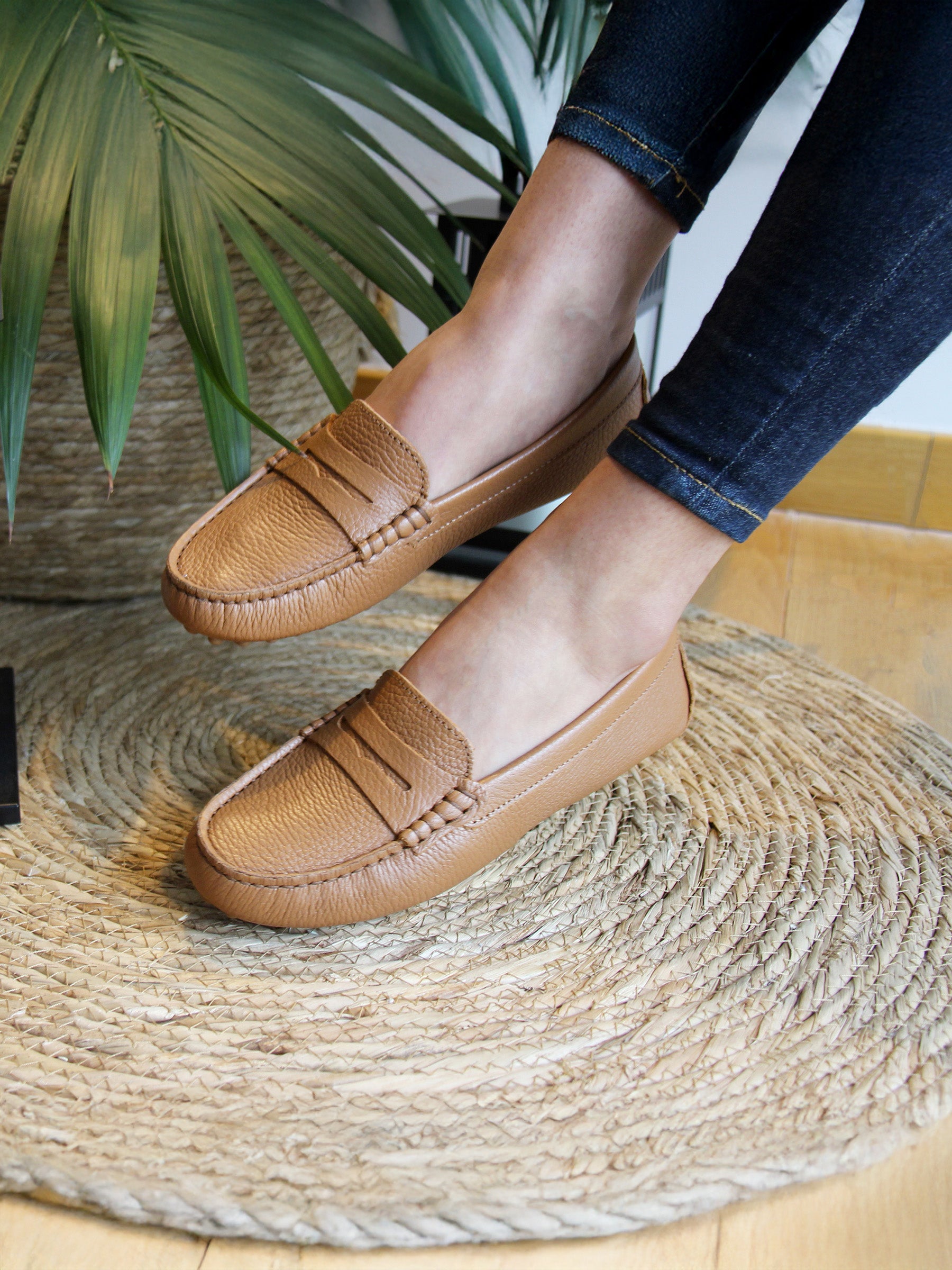 vue portée mocassins cuir graine camel jules & jenn