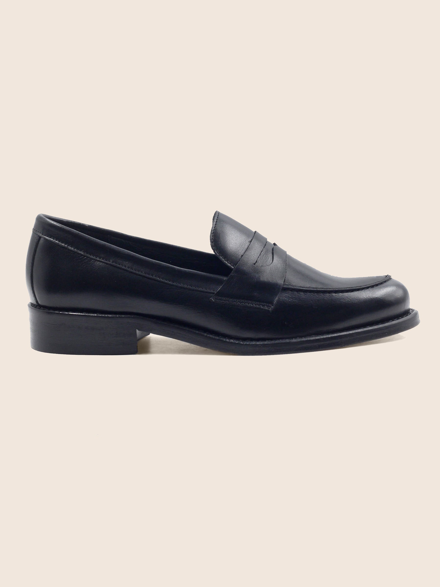 vue extérieure mocassins femme cuir noir jules & jenn