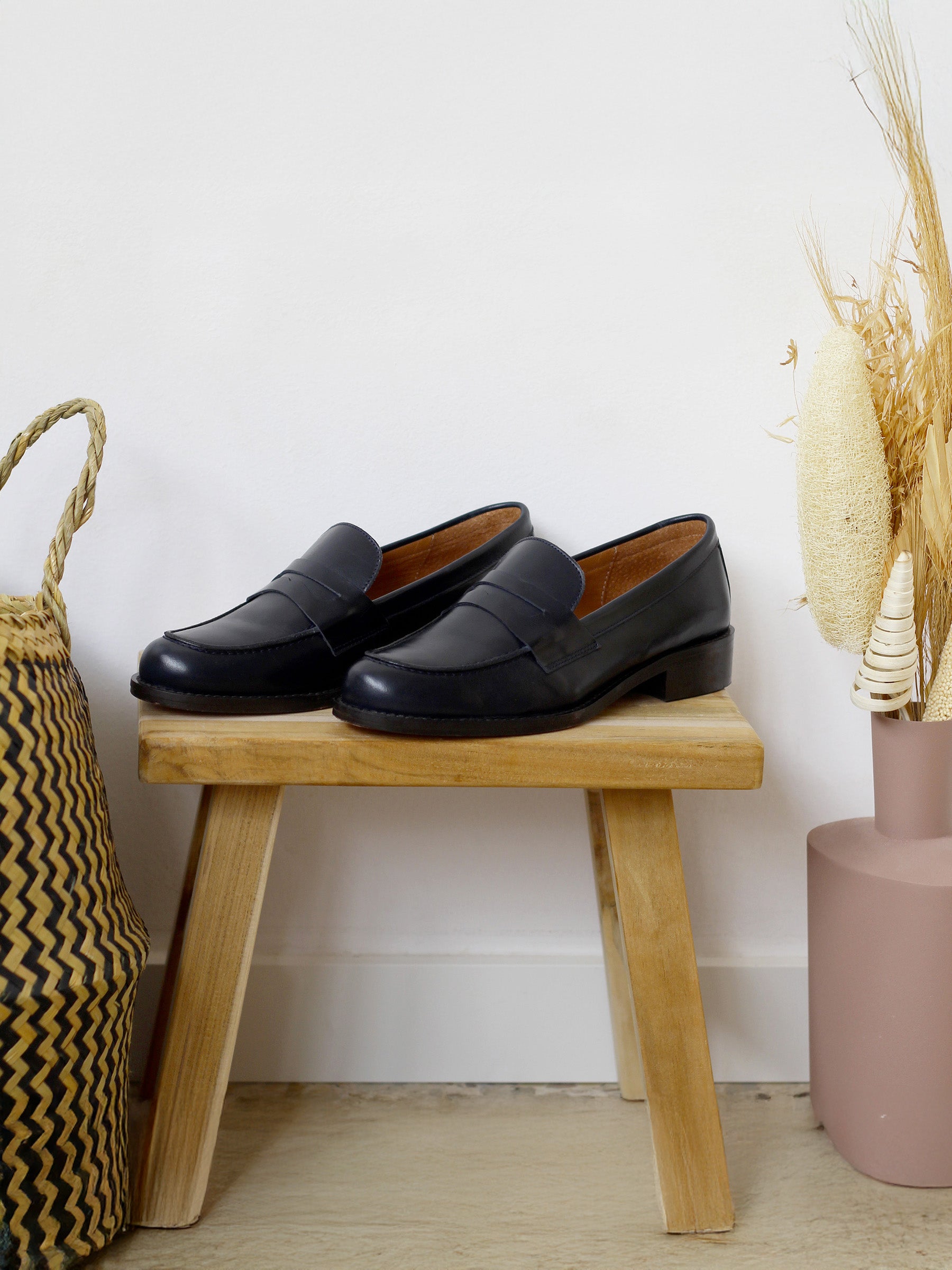 vue posée mocassins femme cuir noir jules & jenn