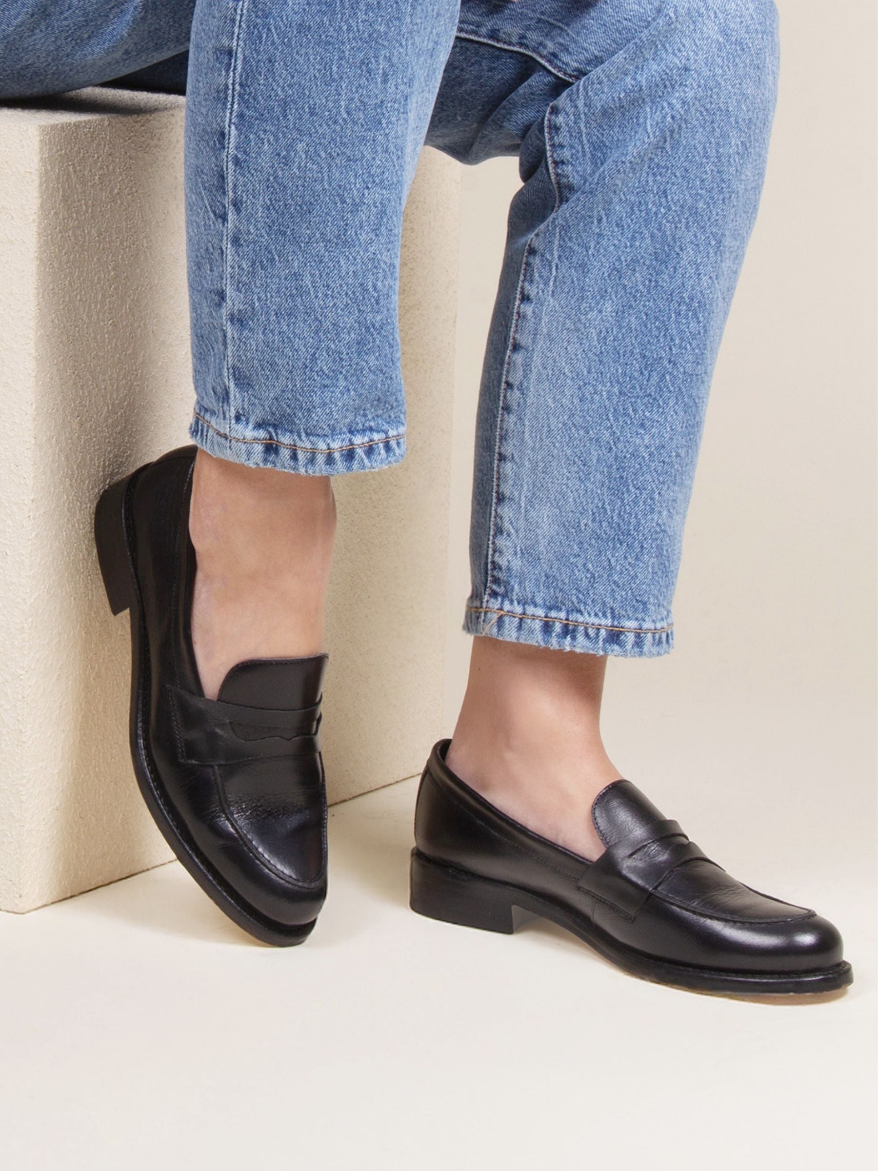 vue portée mocassins femme cuir noir jules & jenn