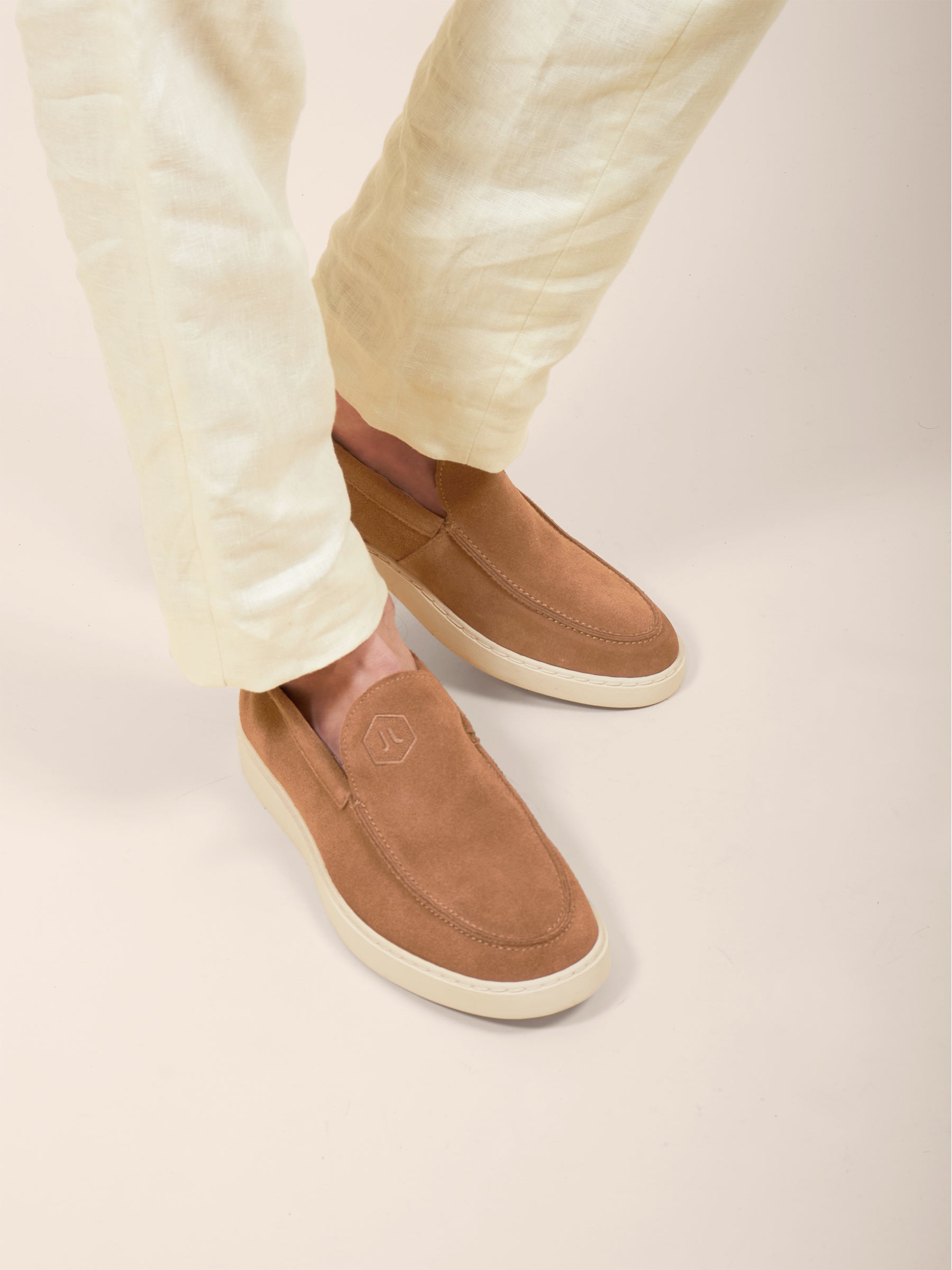 photo vue portée mocassins sport cuir daim cognac jules & jenn