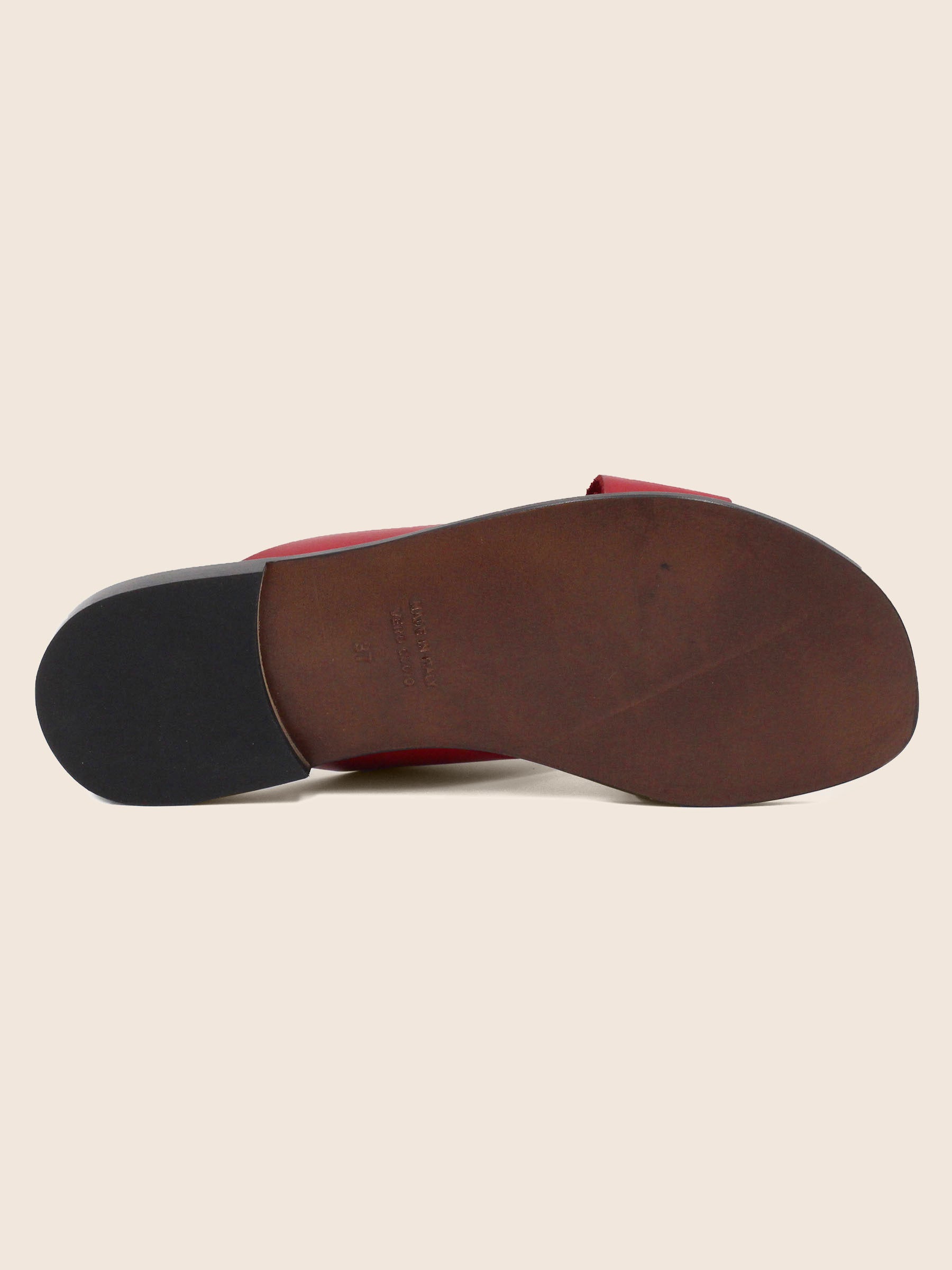 vue dessous mules plates cuir rouge jules & jenn