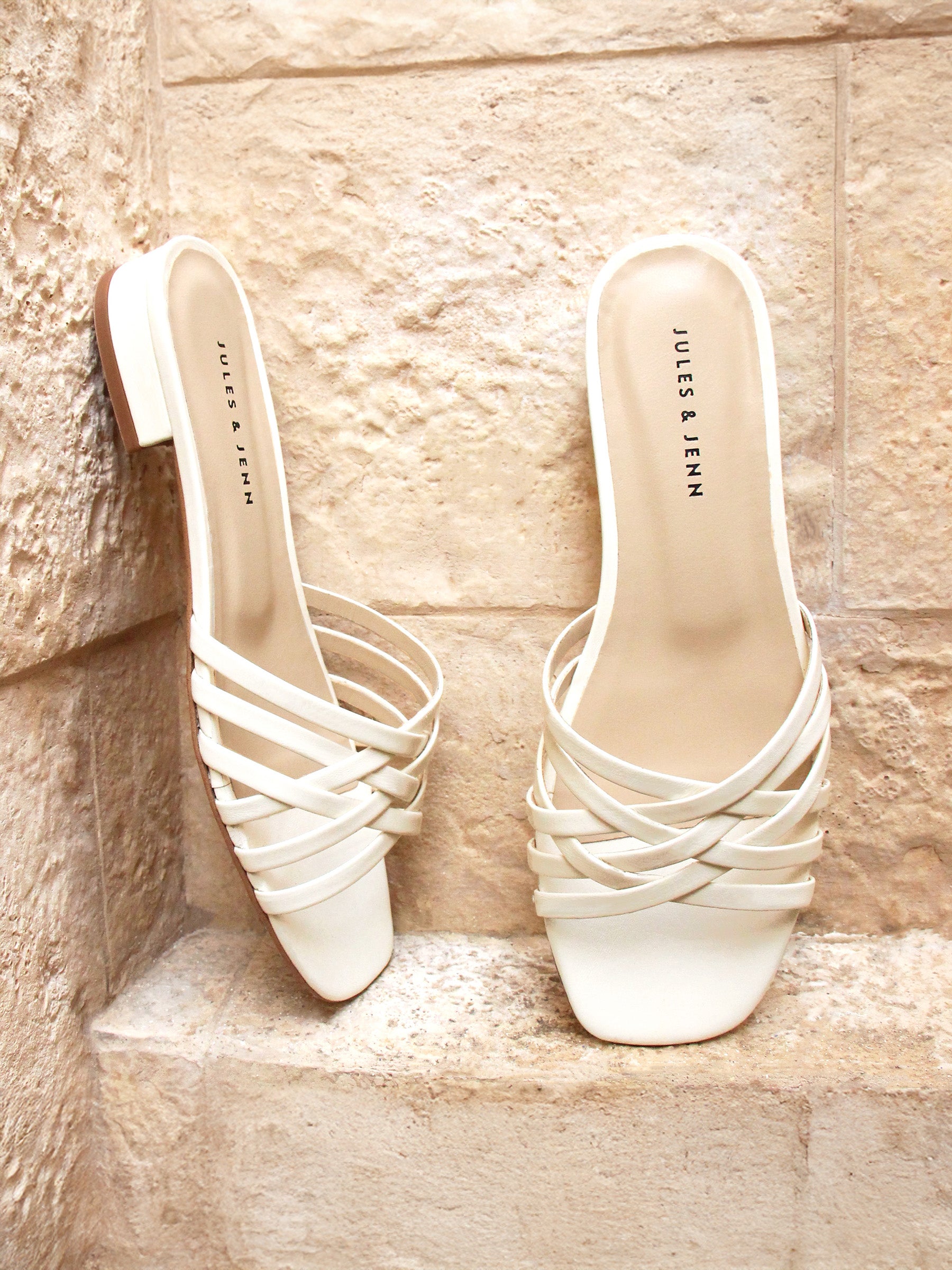 vue posée mules plates multibrides cuir blanc jules & jenn