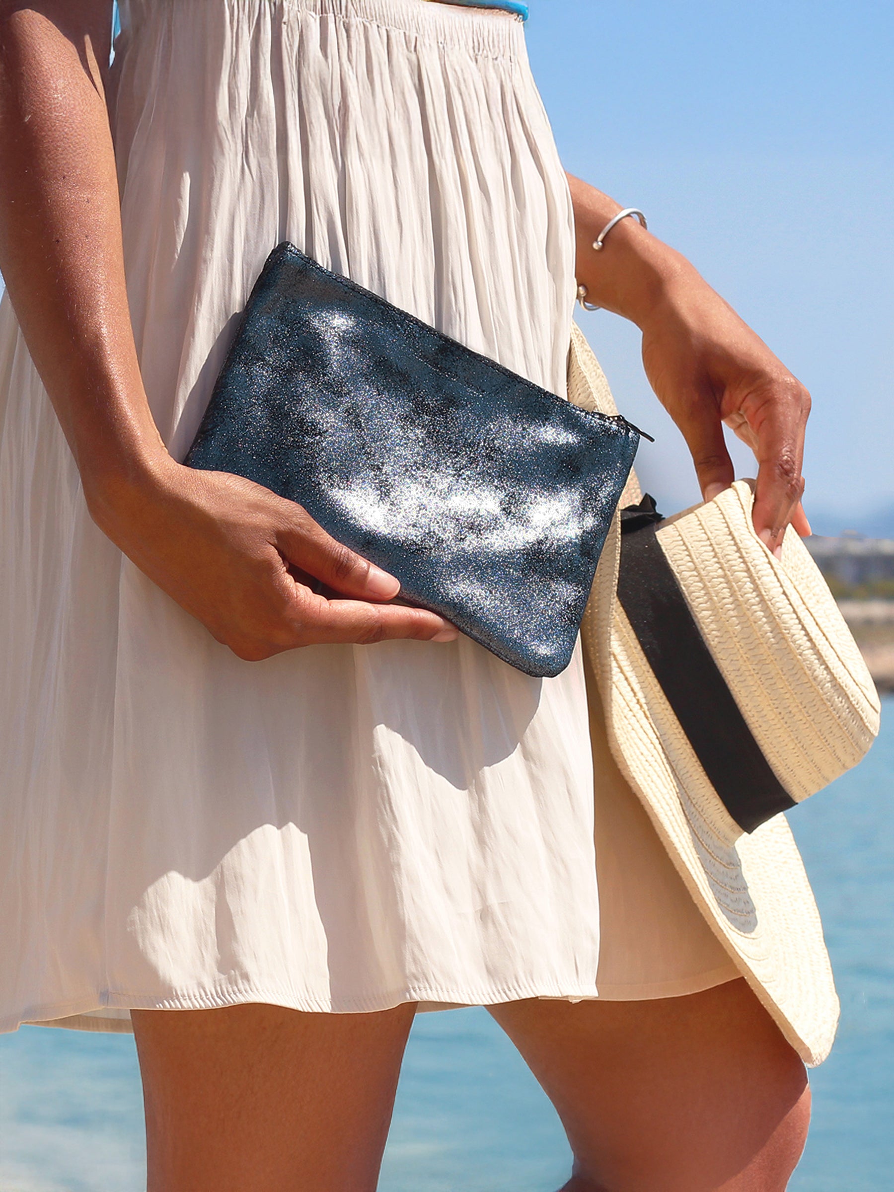 vue portée pochette cuir gris métallisé moyen modèle jules&jenn