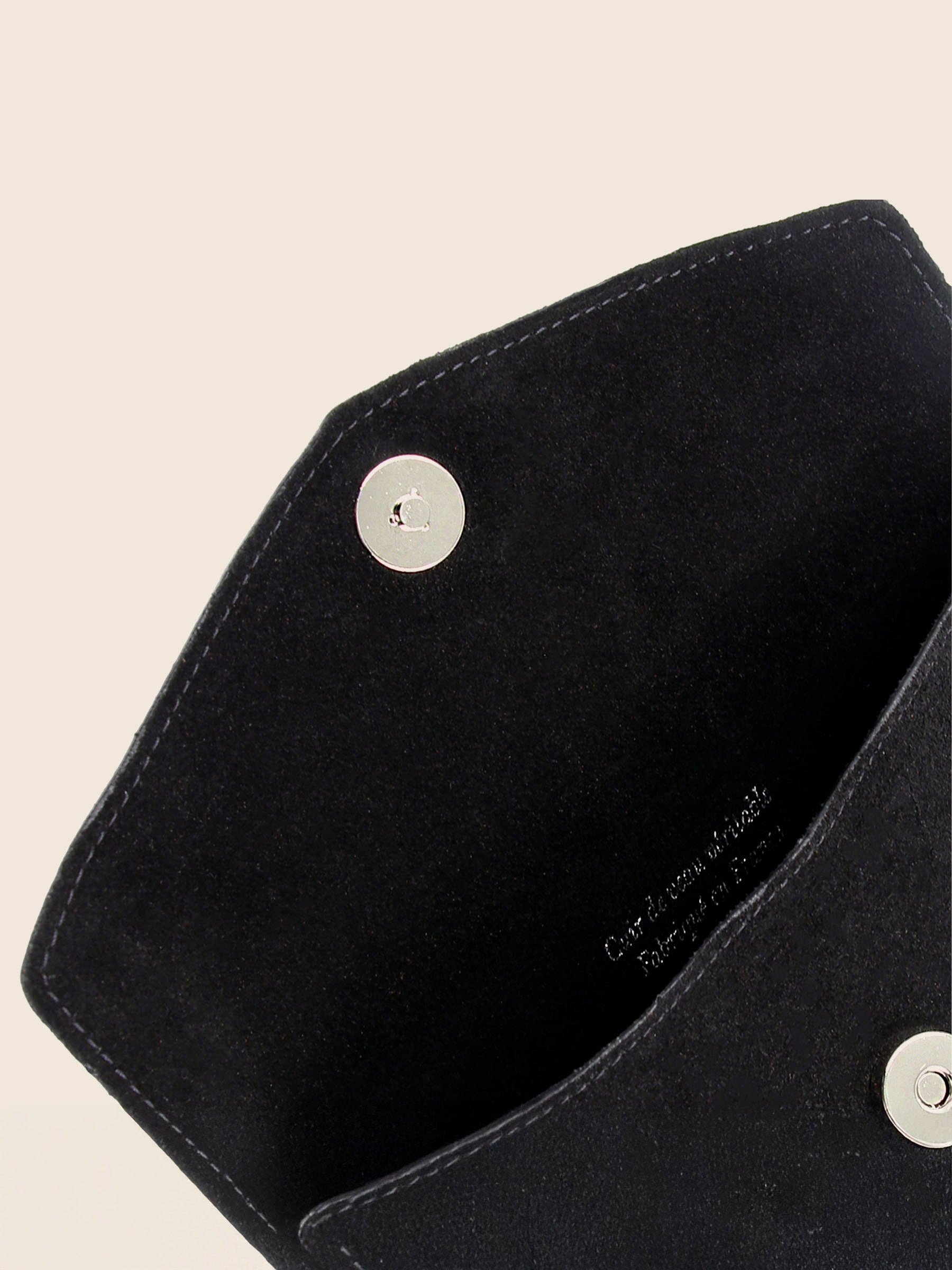 vue interieure pochette enveloppe cuir daim upcycle noir jules & jenn